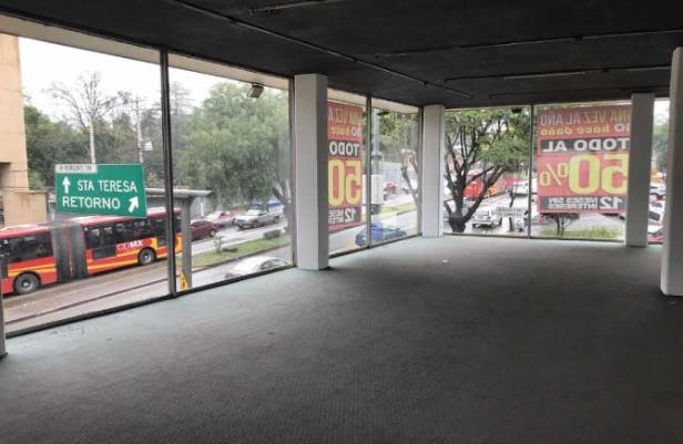 Local Comercial Spot2