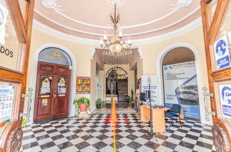 Local Comercial Spot2