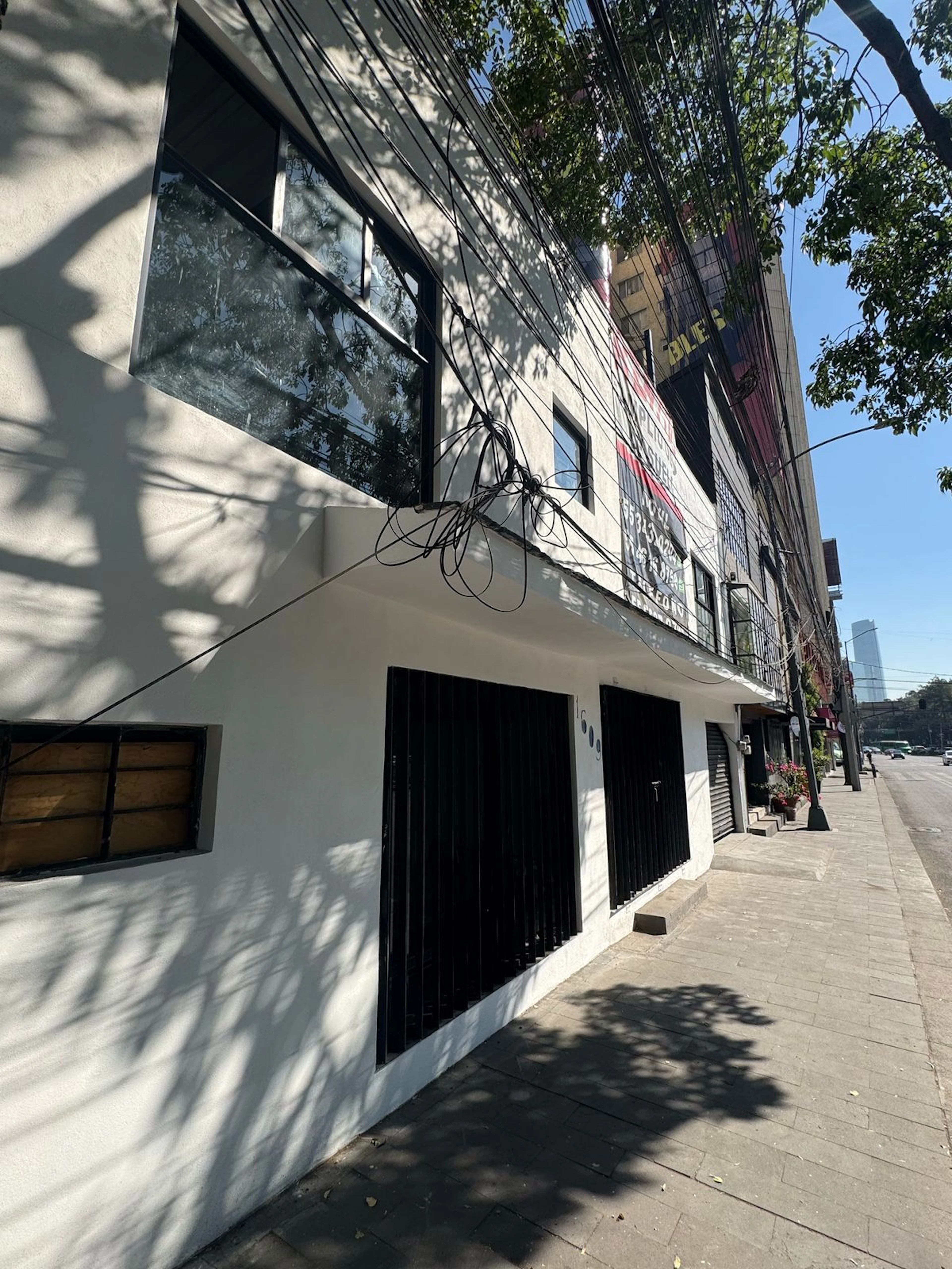 Local Comercial Spot2