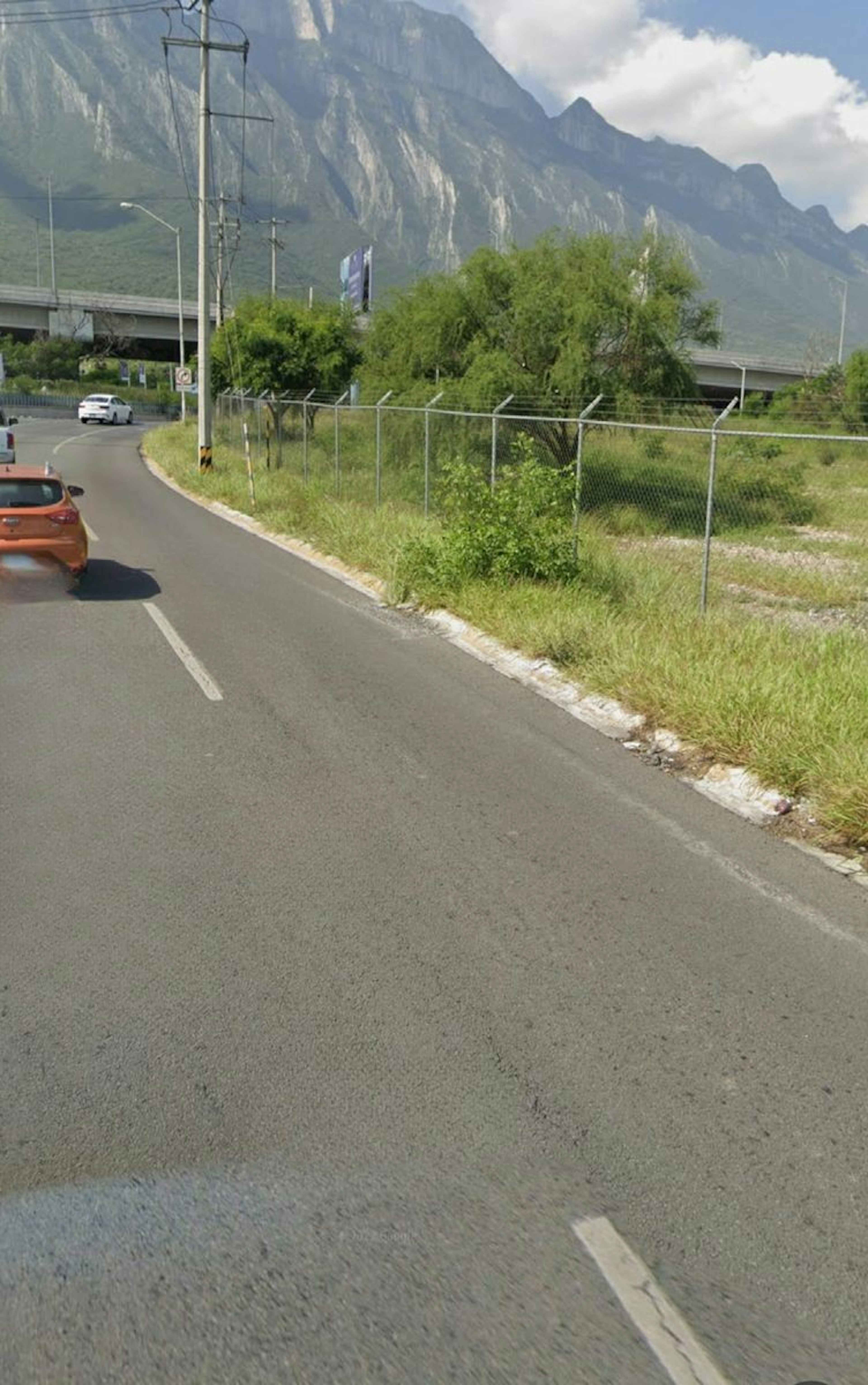 Terreno Comercial En Venta En Cumbres, Monterrey