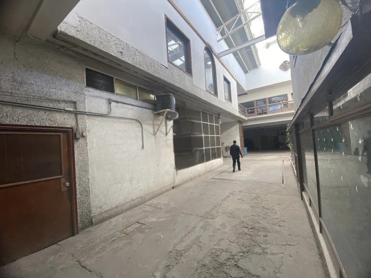 Local Comercial Spot2