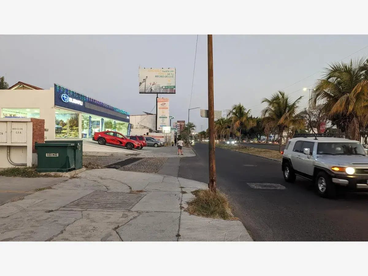 Local Comercial Spot2