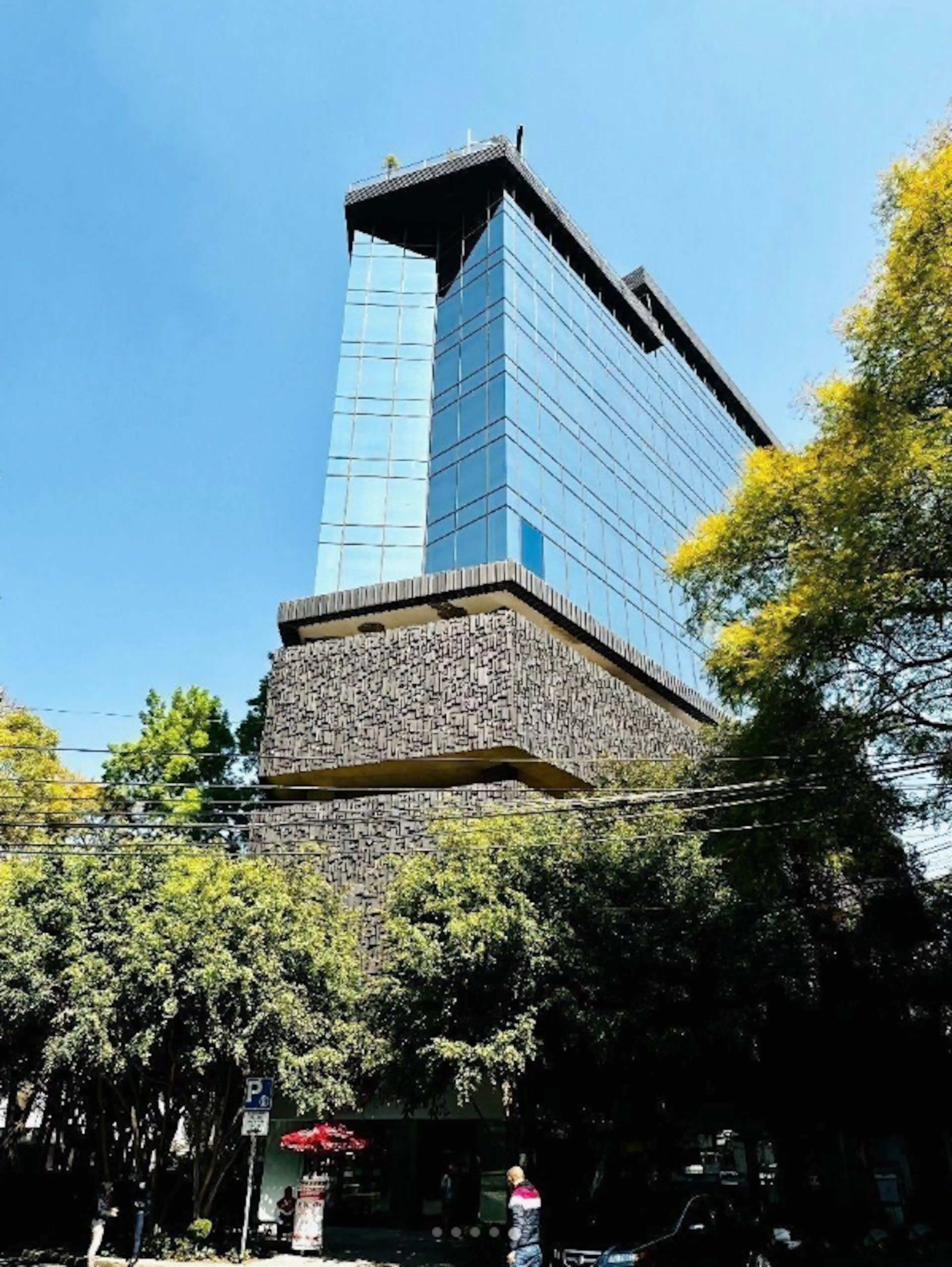 Torre Newton