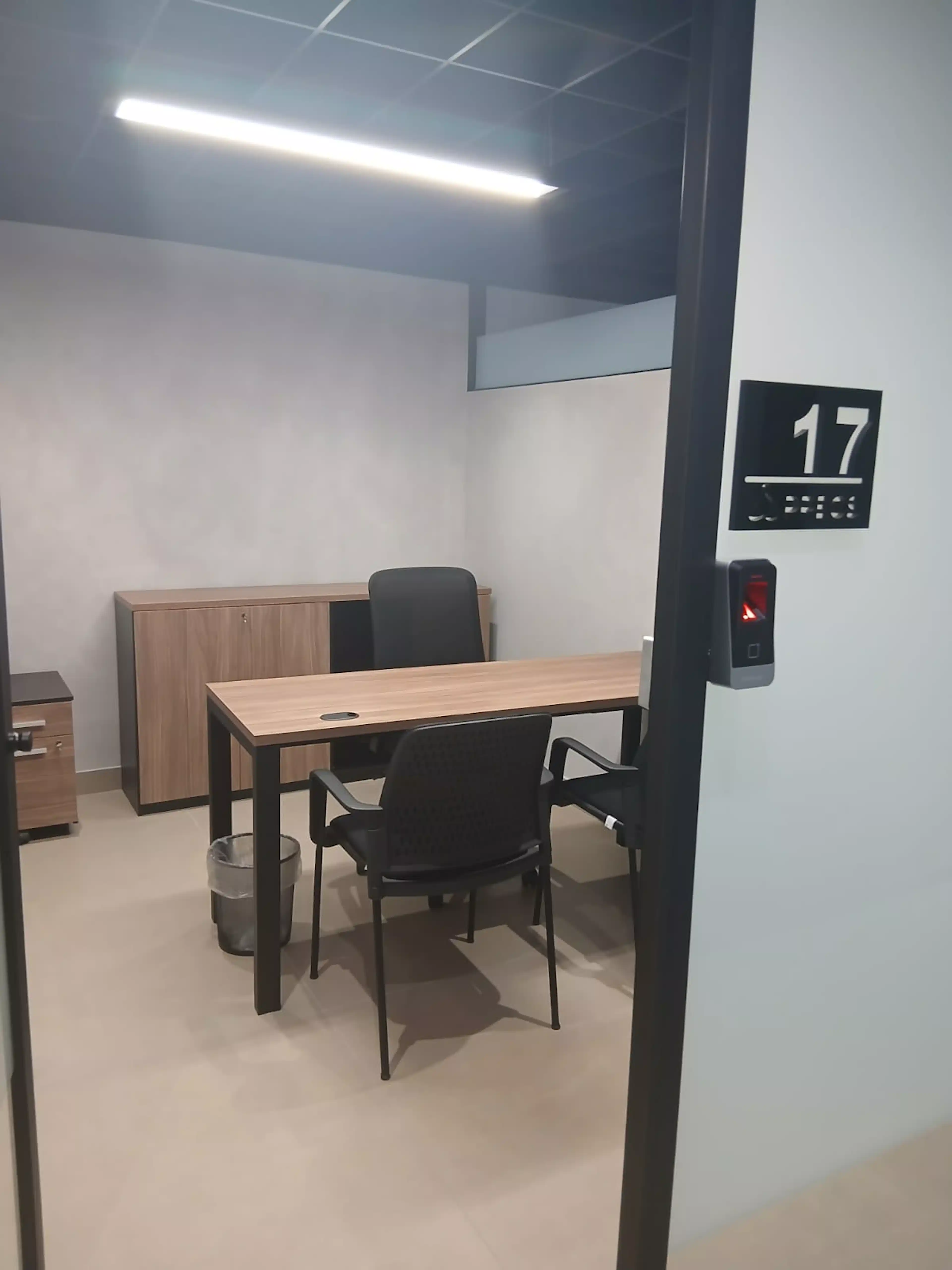 Of. Vista Interior