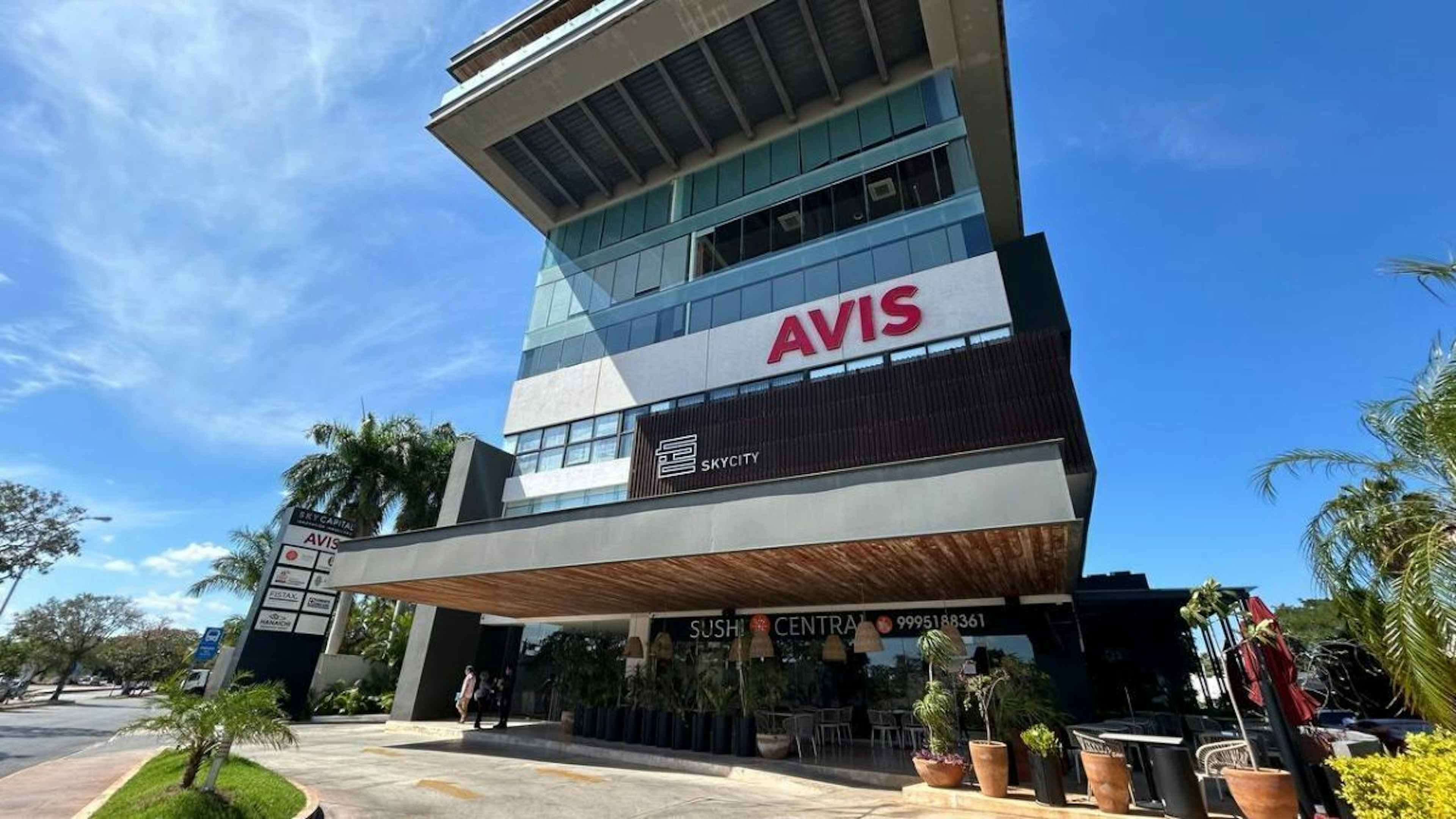 Avenida Andrés García Lavín 261