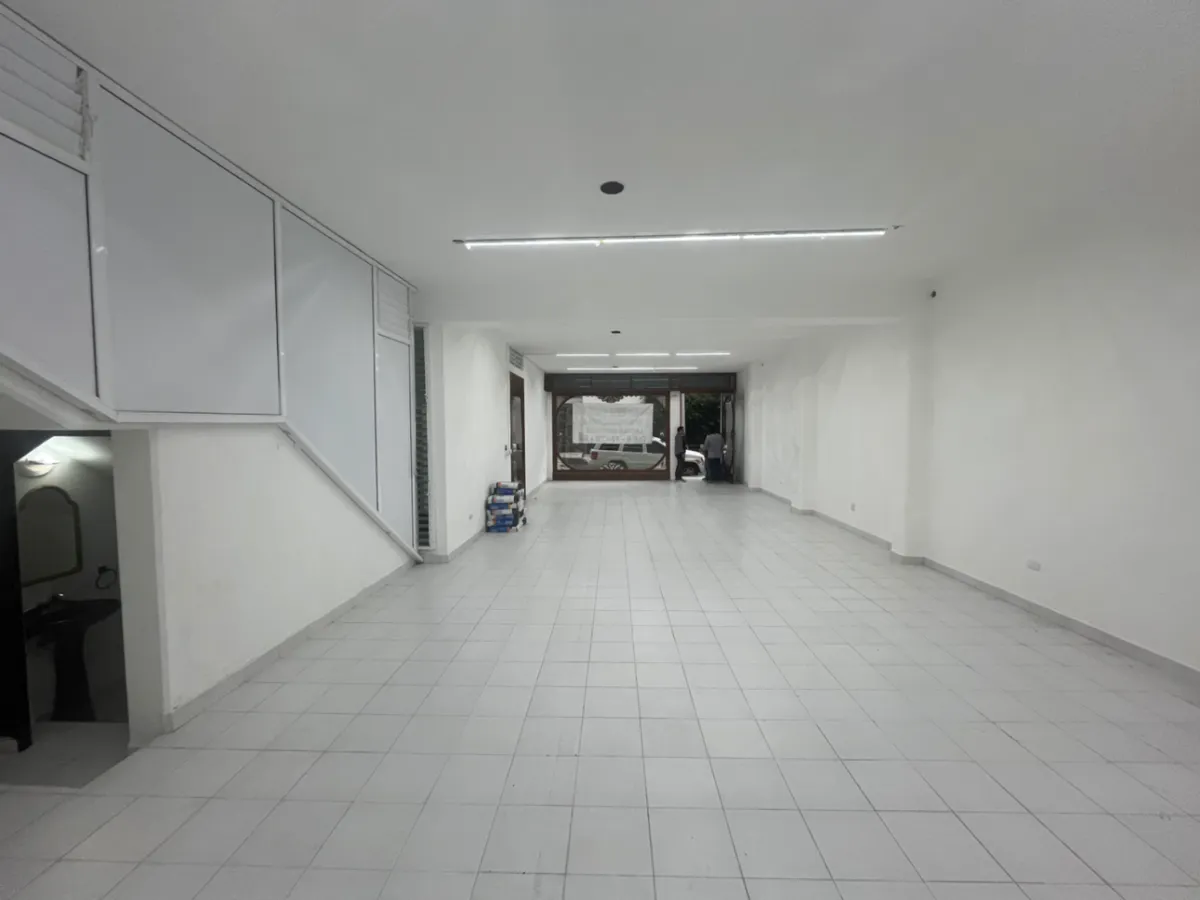 Local Comercial Spot2