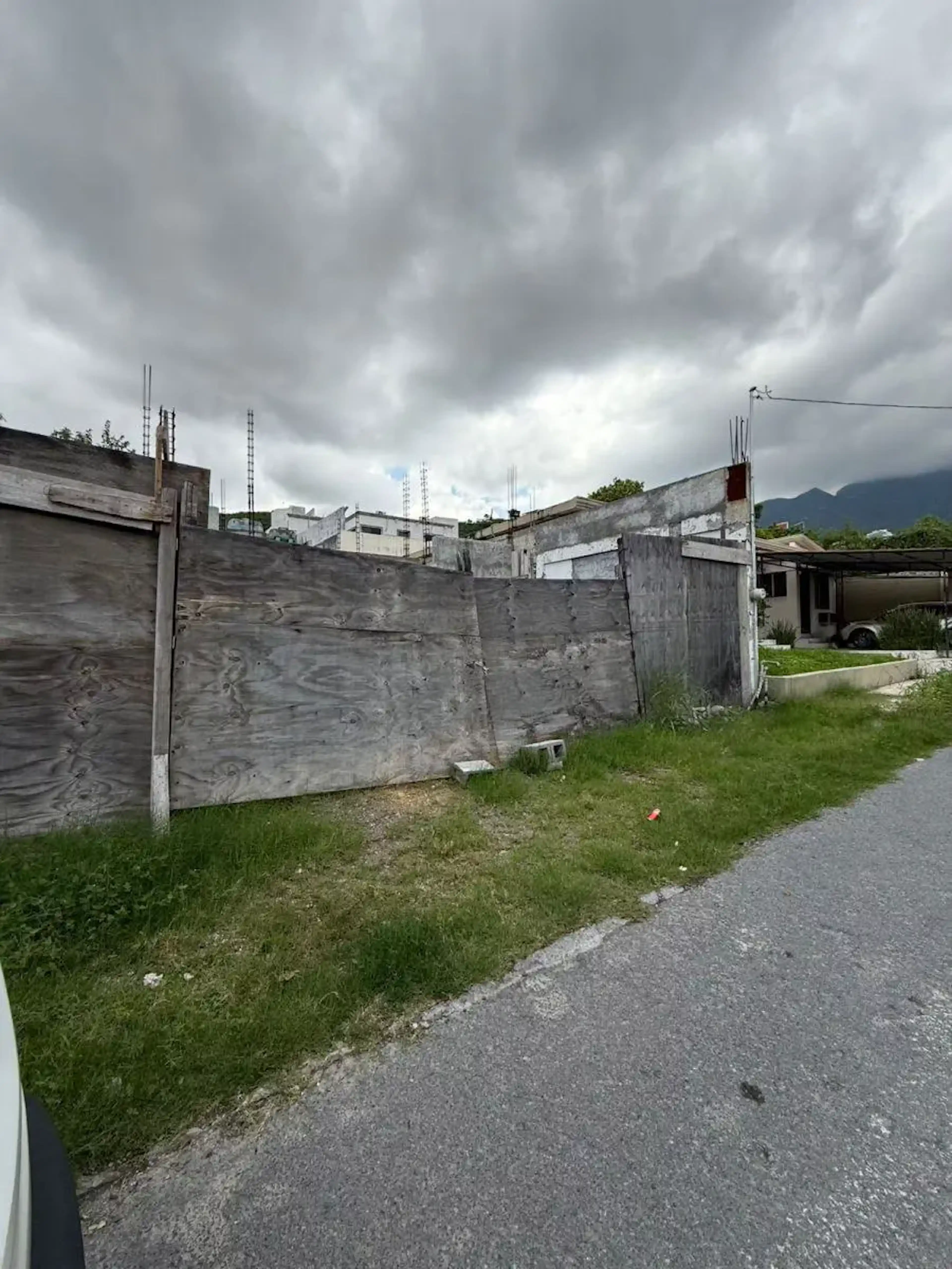 Terreno En Venta En Valle De Los Nogales Segundo Sector, Monterrey, Nuevo León