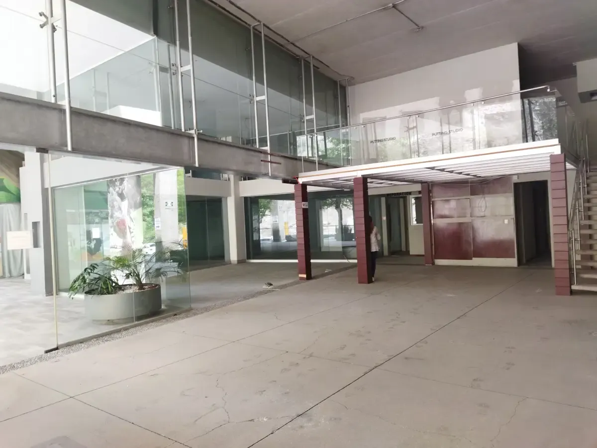 Local Comercial Spot2