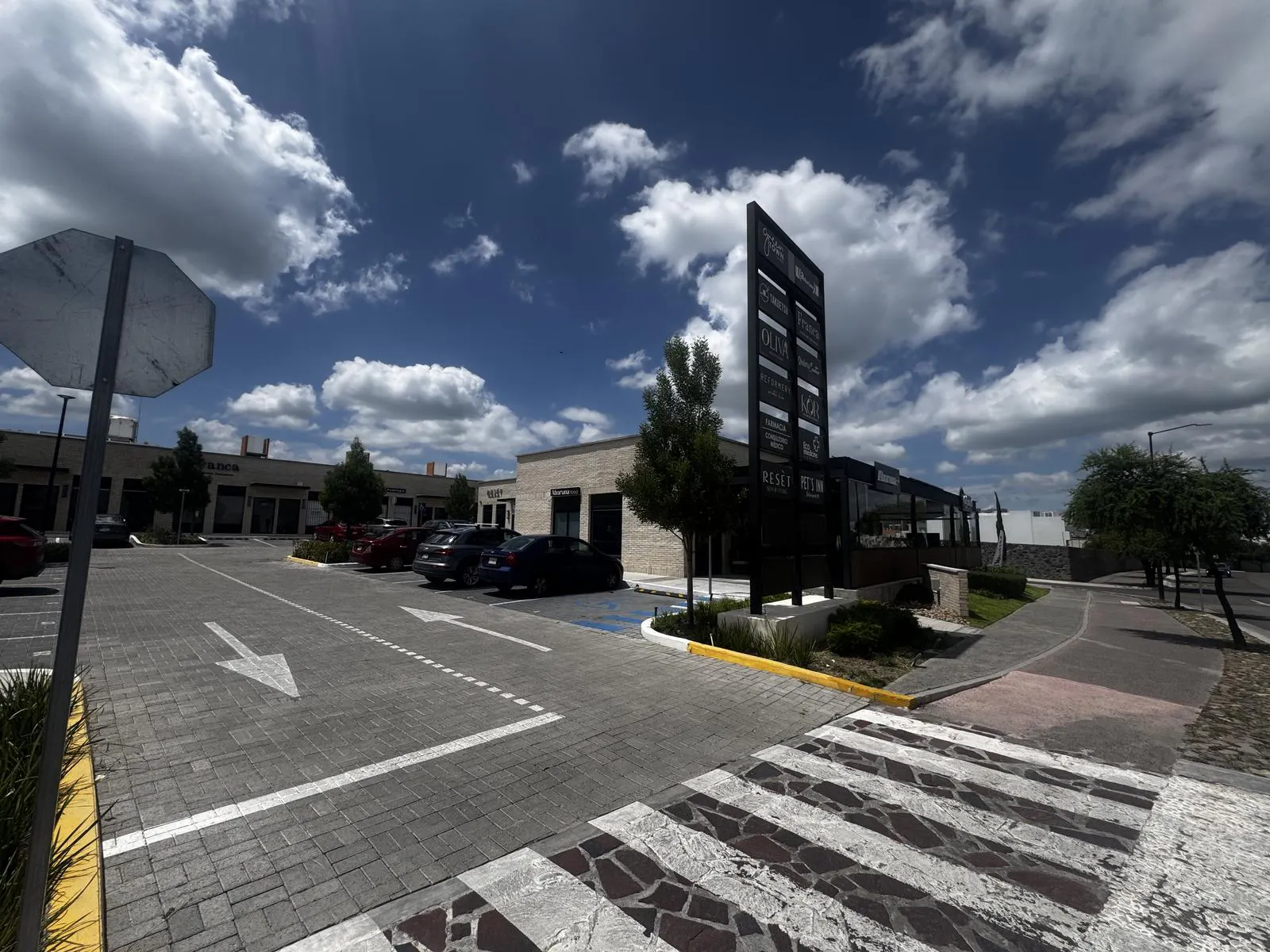 Local Comercial Spot2