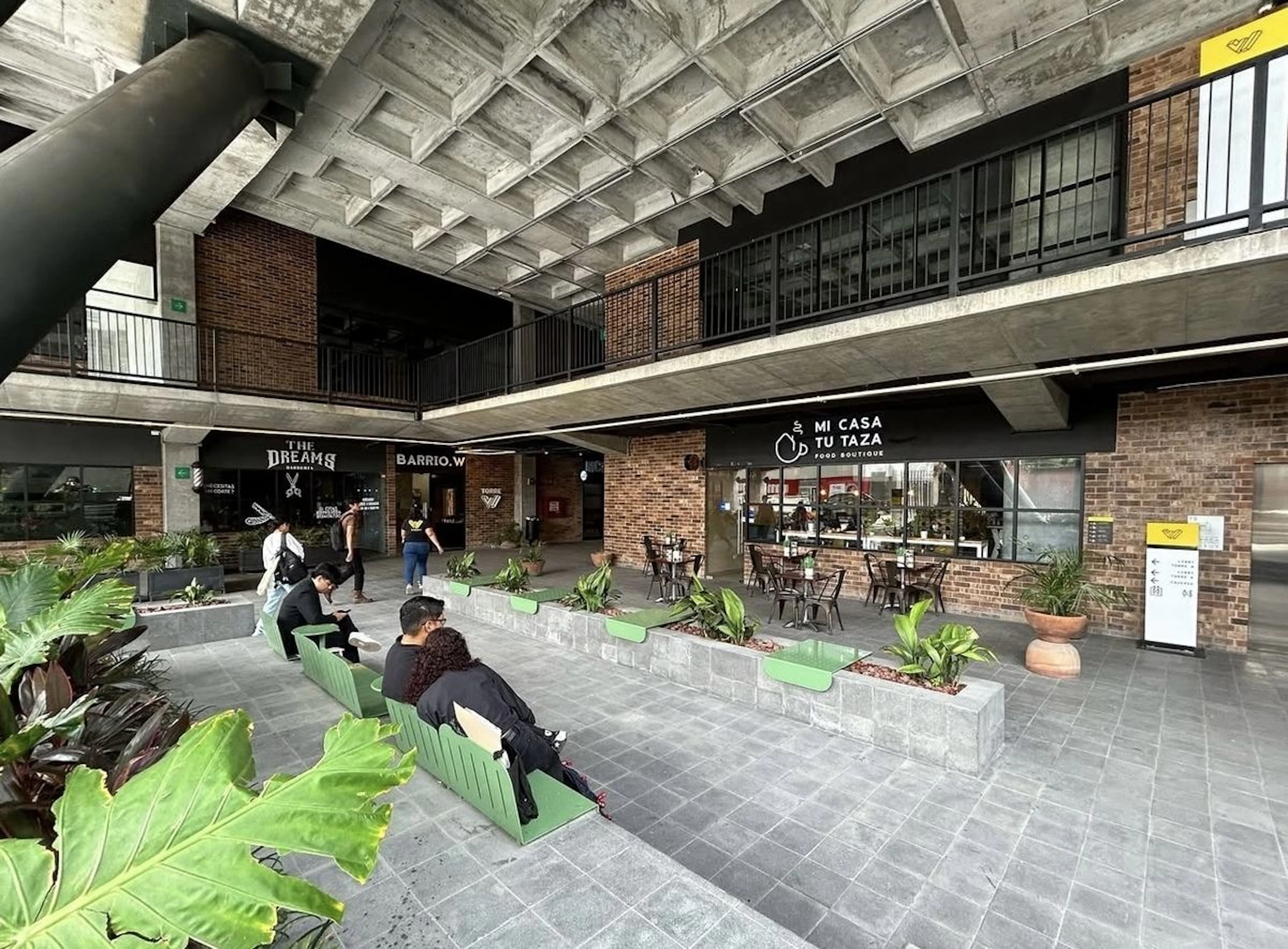 Local Comercial Spot2