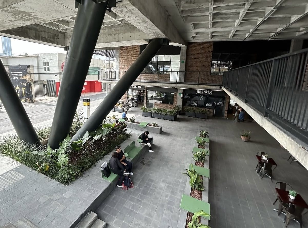 Local Comercial Spot2