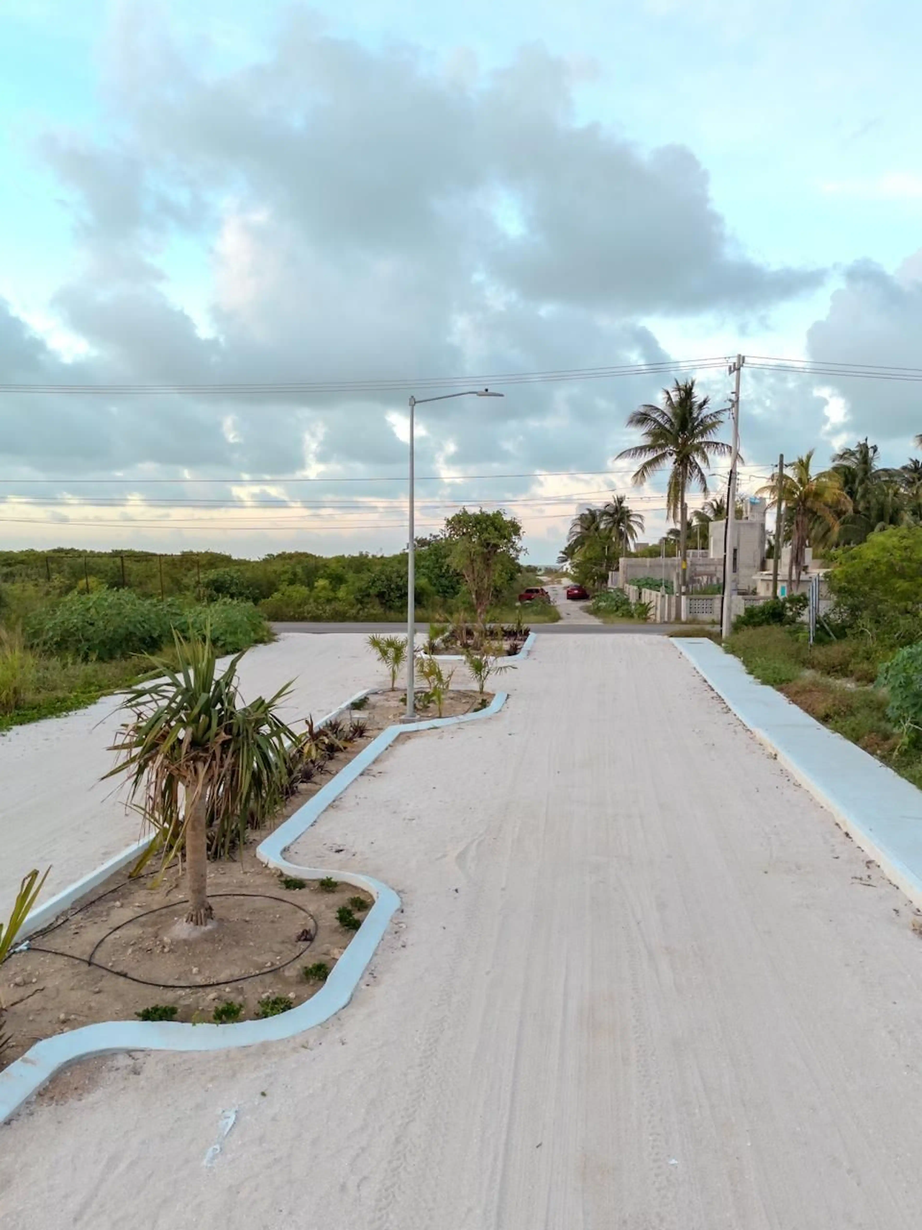 A 100 M De Playa, Con Financiamiento Y Servicios Subterraneos!