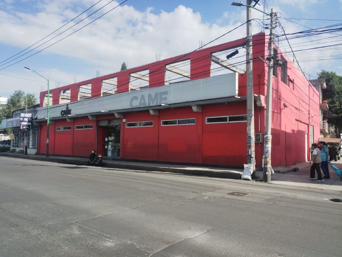 Local Comercial Spot2