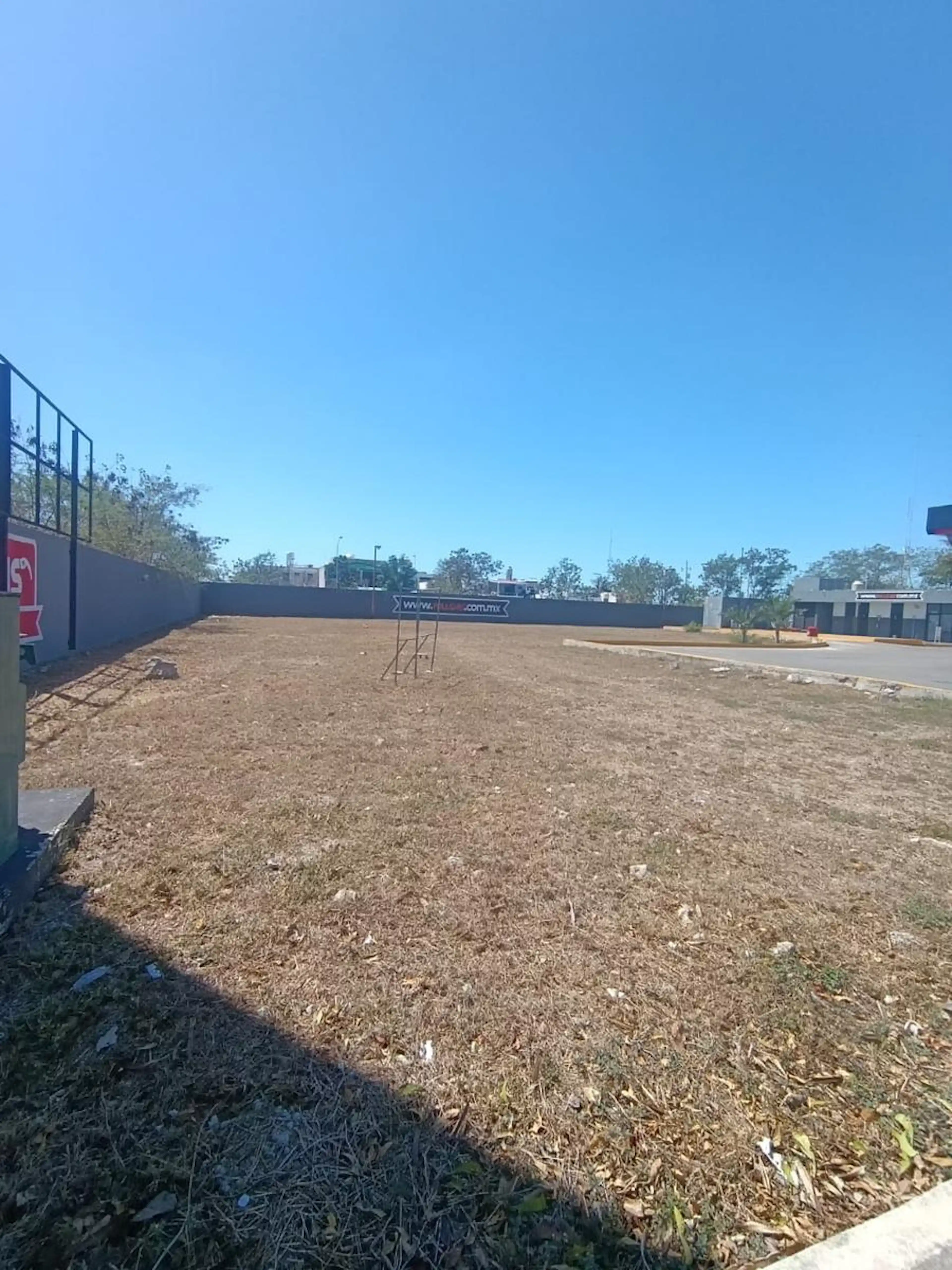 TERRENO COMERCIAL EN VENTA EN MERIDA,  IDEAL PARA LOCALES COMERCIALES