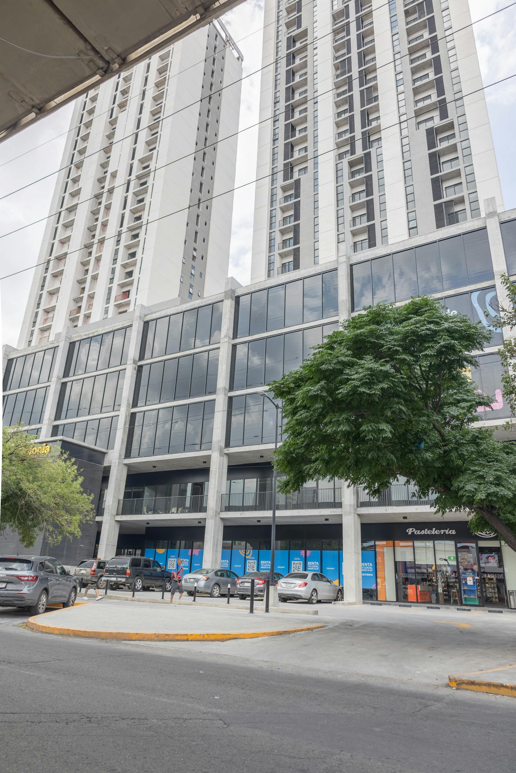 Local Comercial Spot2