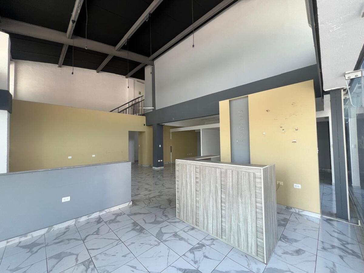 Local Comercial Spot2