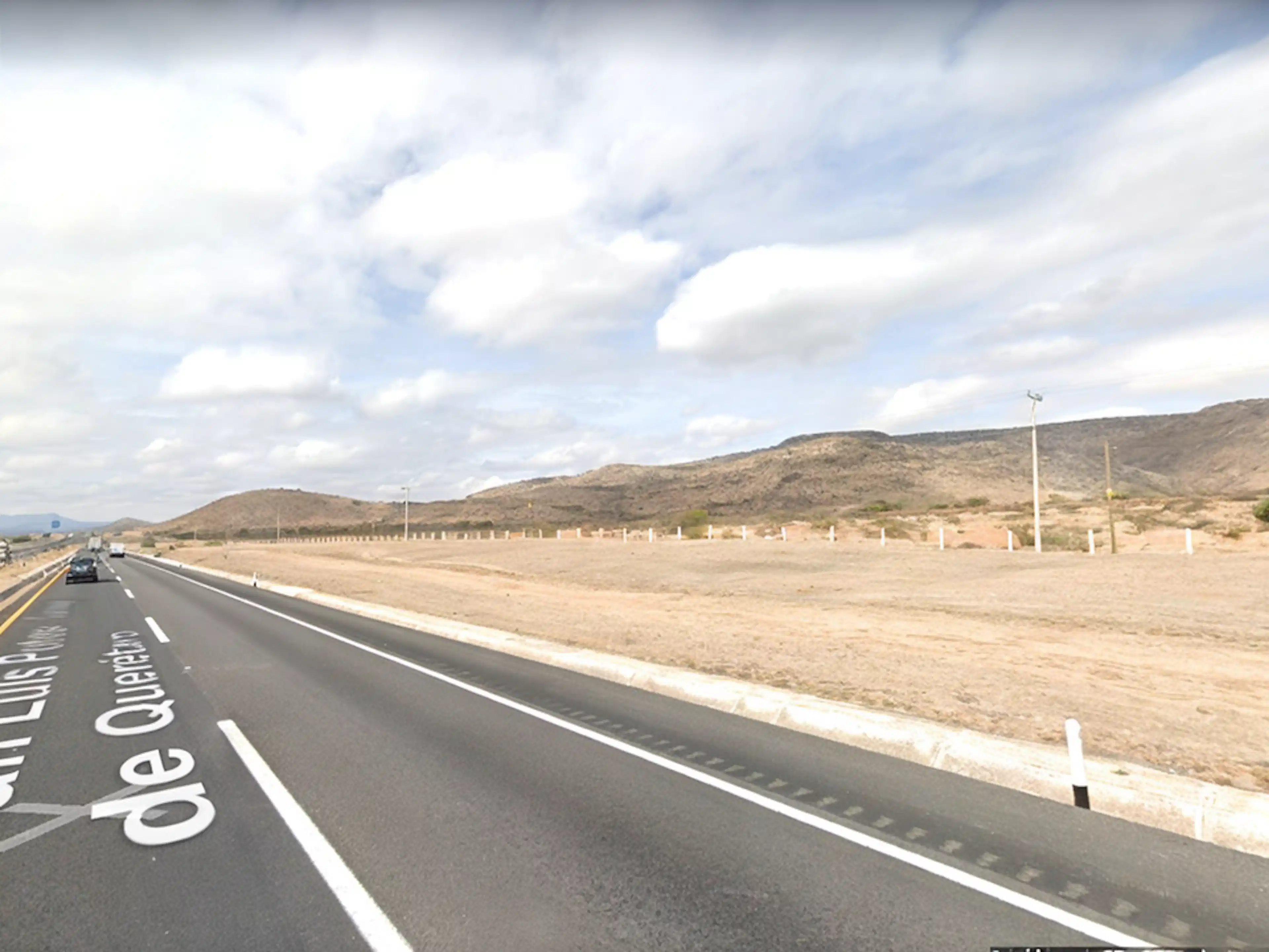 Macrolotes Con Uso De Suelo Mixto En La Carretera Slp-qro