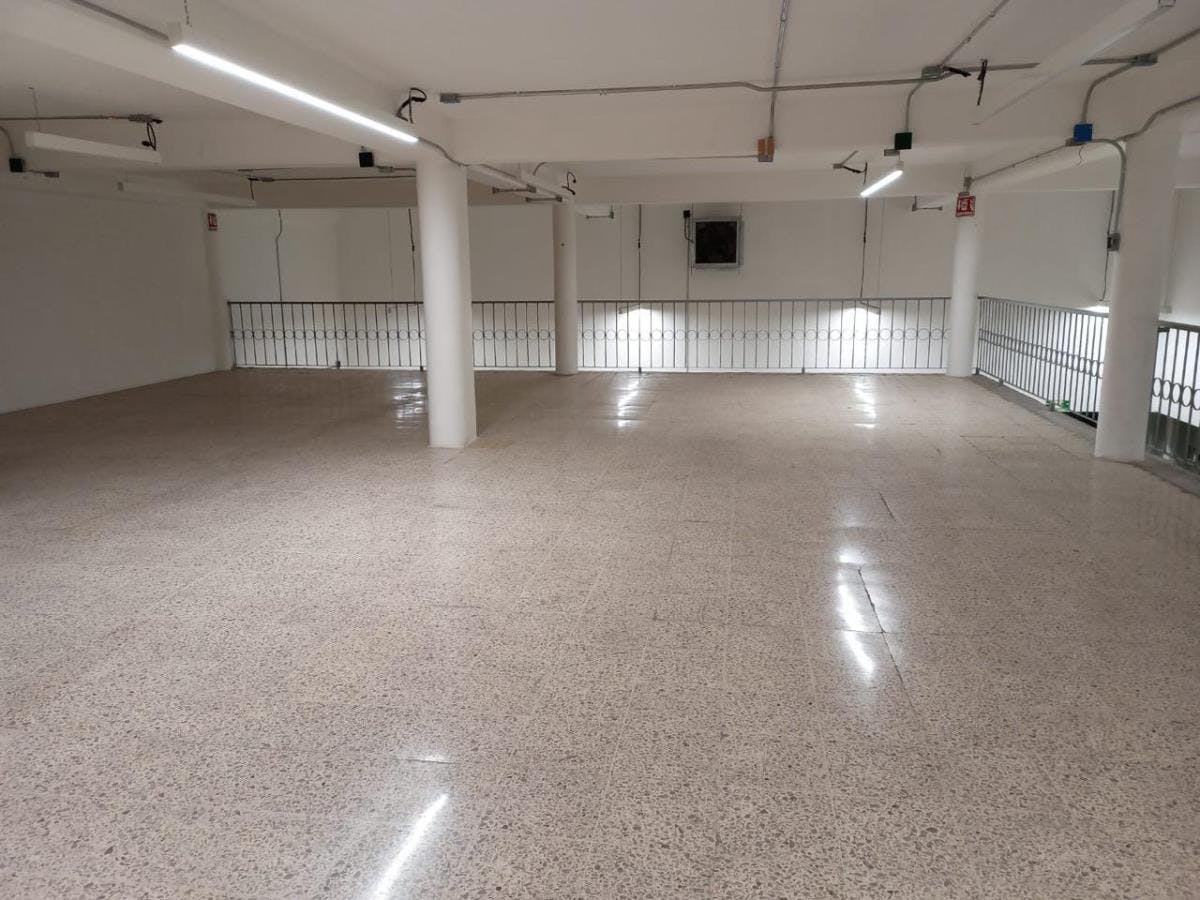 Local Comercial Spot2