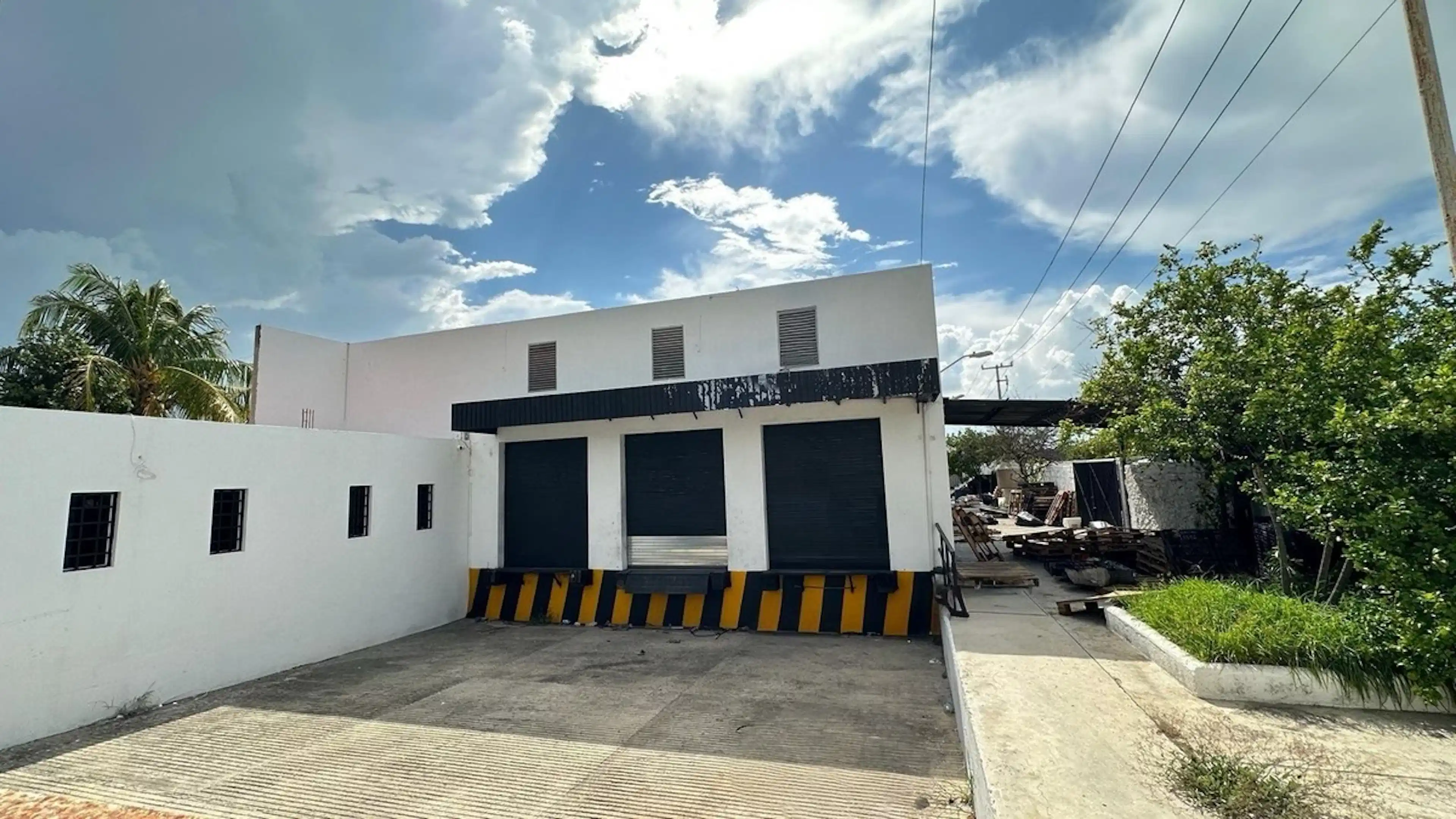 Bodega Periferico con 3 Andenes