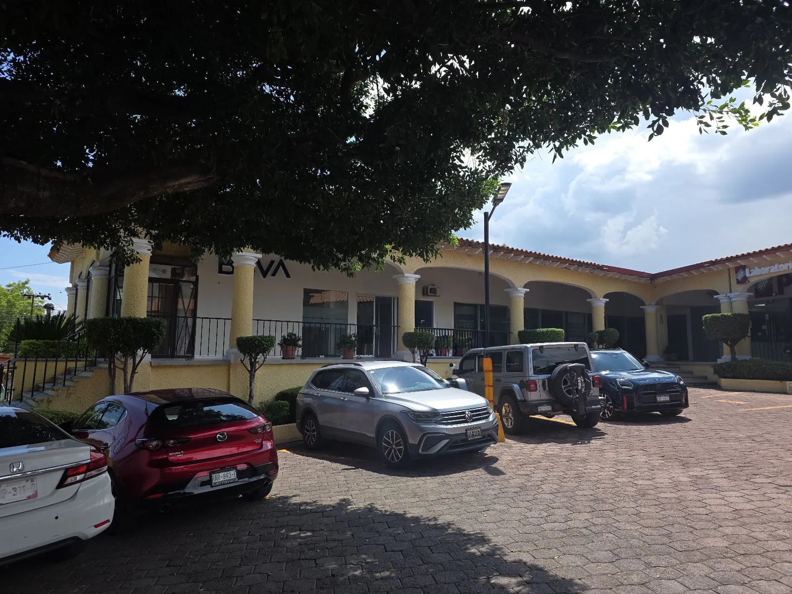 Local Comercial Spot2