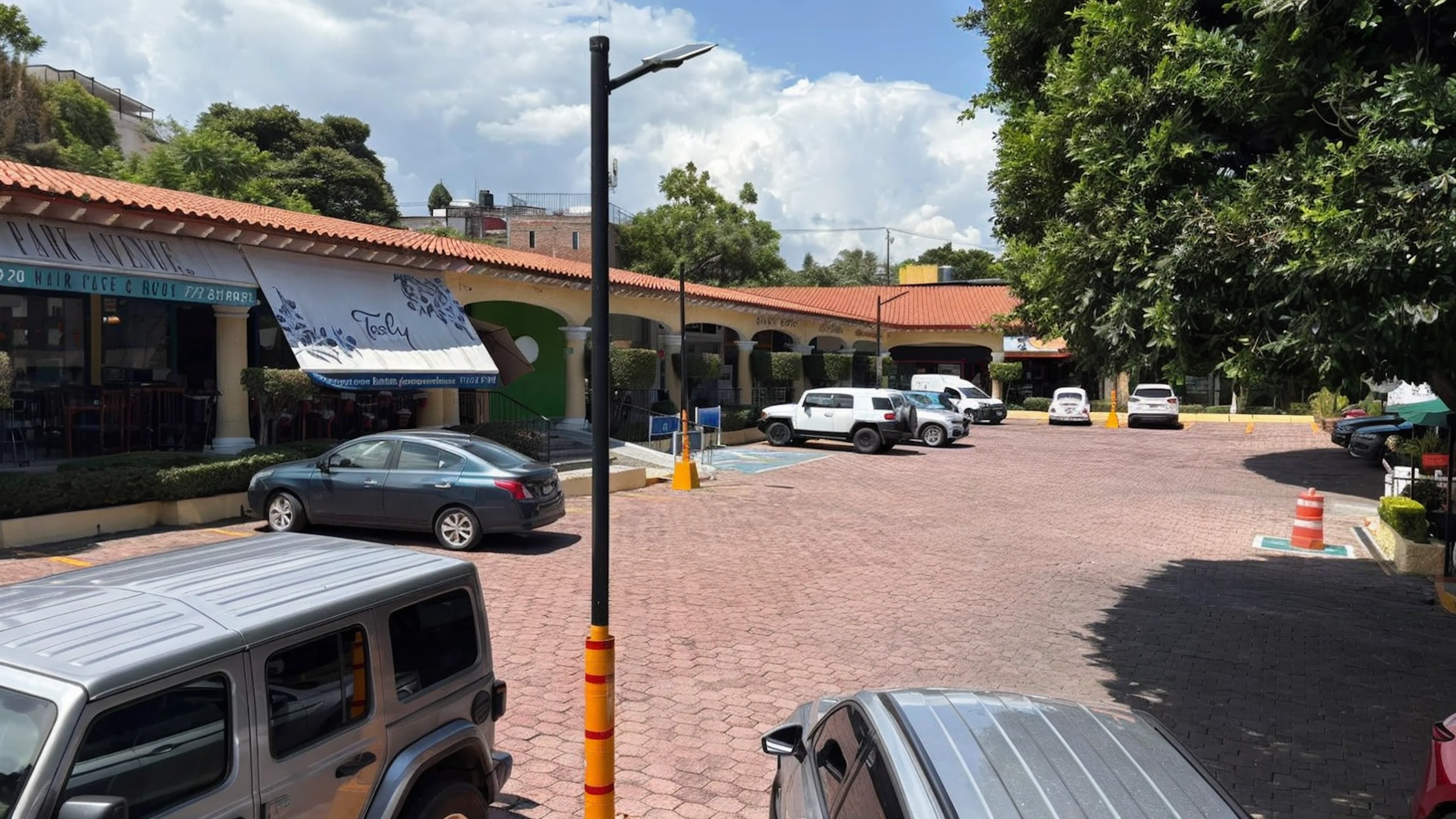 Local Comercial Spot2