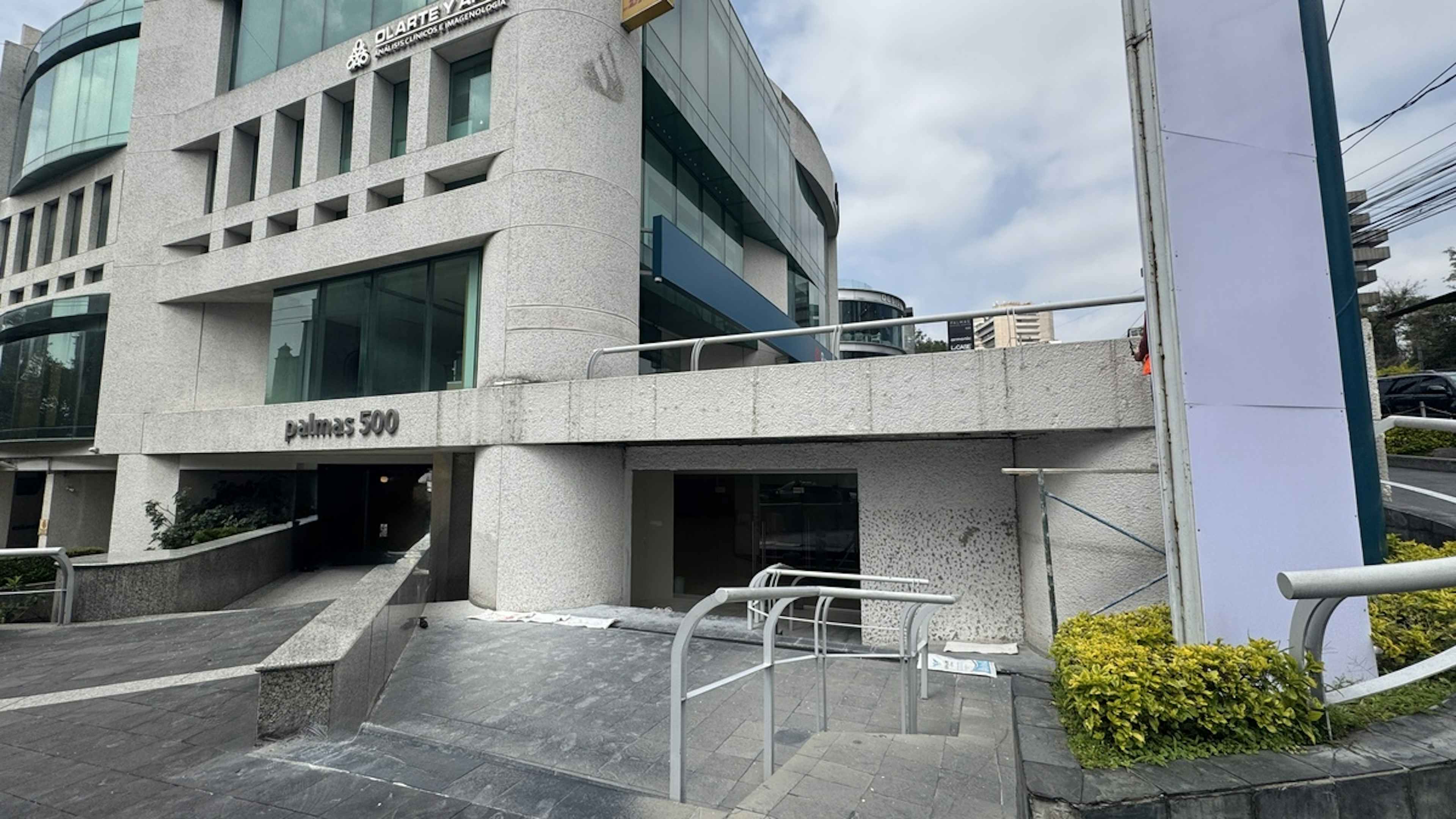 Avenida Paseo De Las Palmas 500