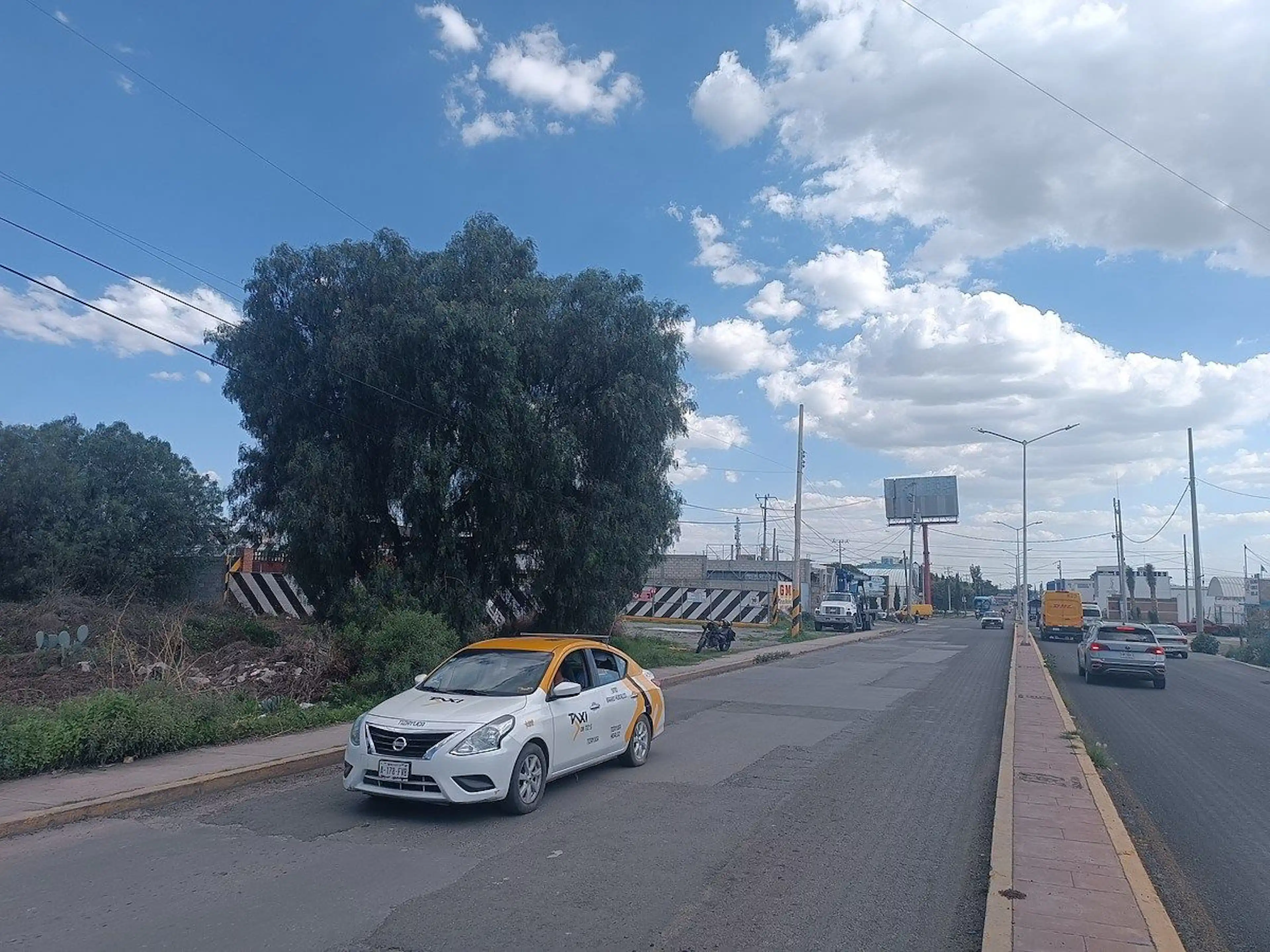 RENTA DE TERRENO COMERCIAL EN LIBRAMIENTO TIZAYUCA PARA ESTACIÓN DE CARGA EV