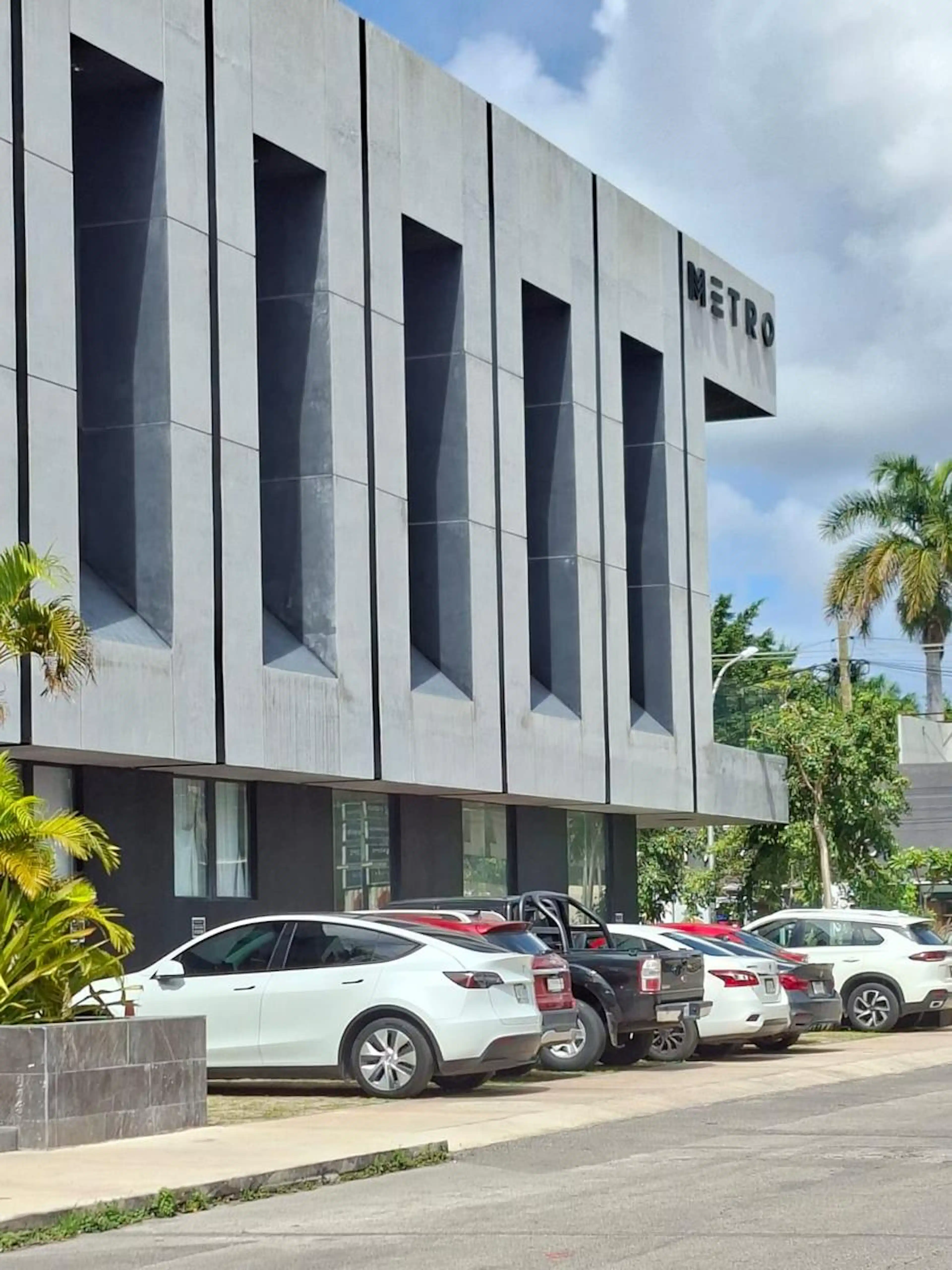 OFICINA EN RENTA METRO BUSINESS, COLONIA MEXICO, PLANTA BAJA (YRL-1077) S/N