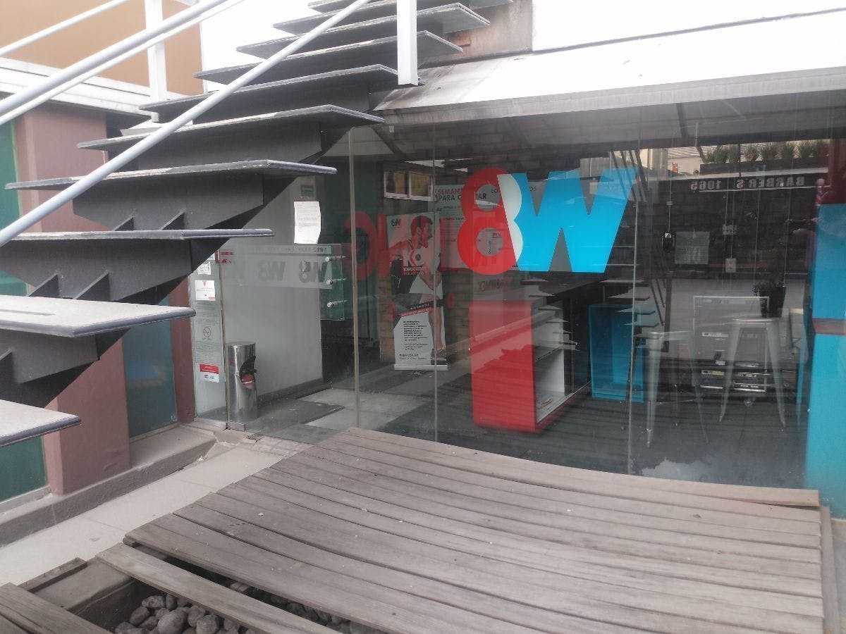 Local Comercial Spot2