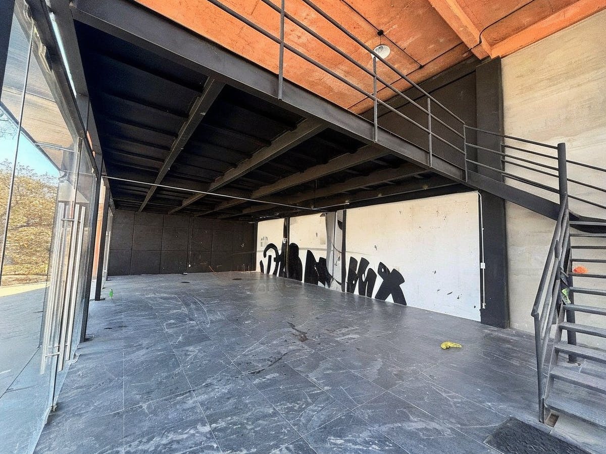 Local Comercial Spot2