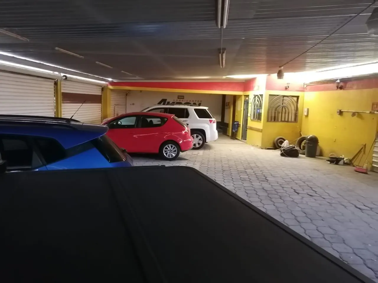 Local Comercial Spot2