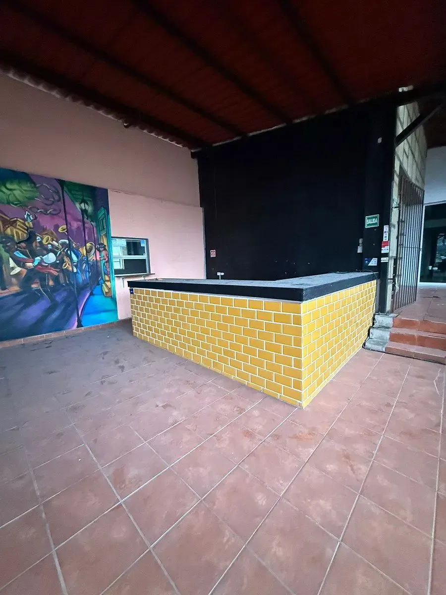 Local Comercial Spot2