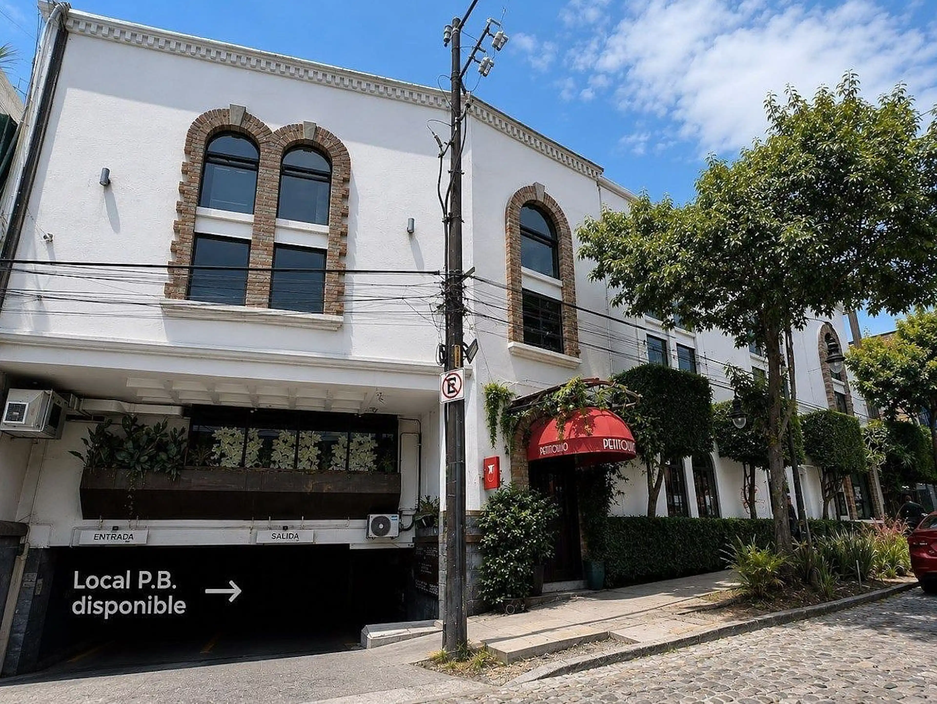 Av. De La Paz 57