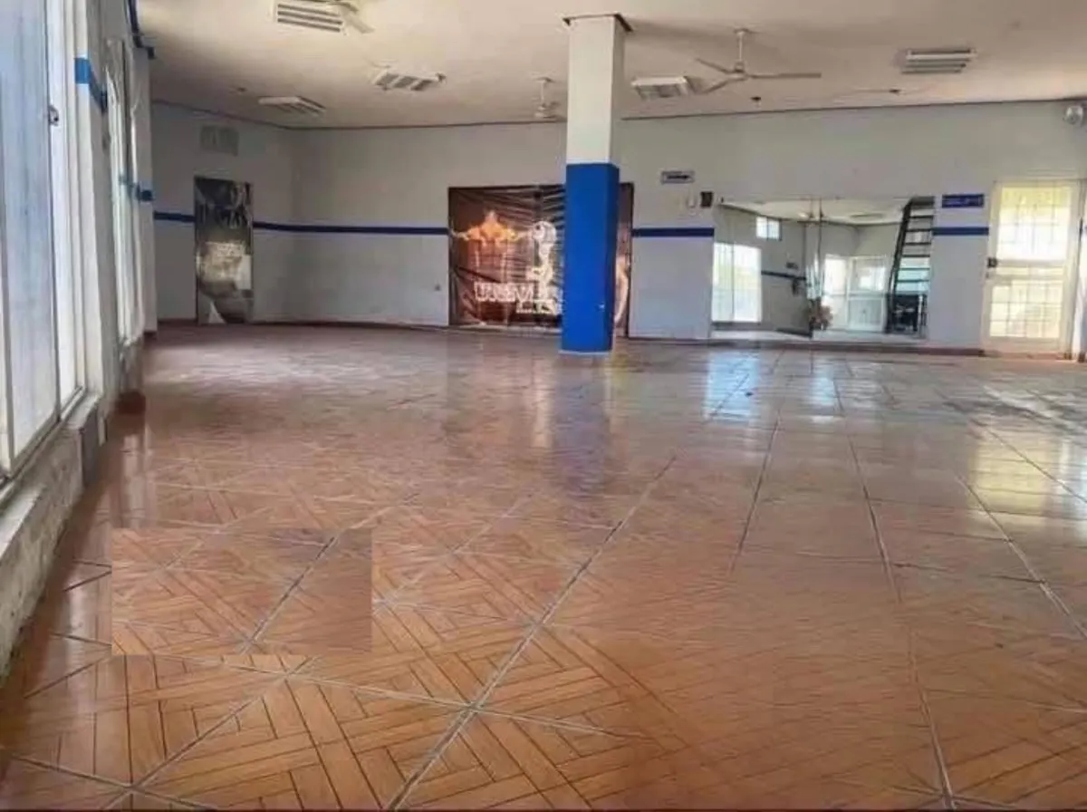 Local Comercial Spot2