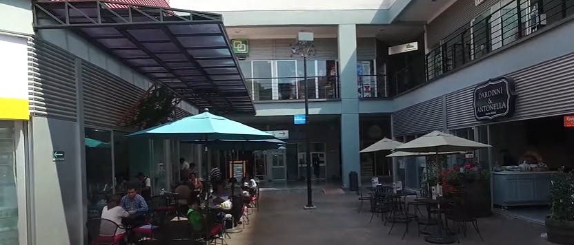 Local Comercial Spot2