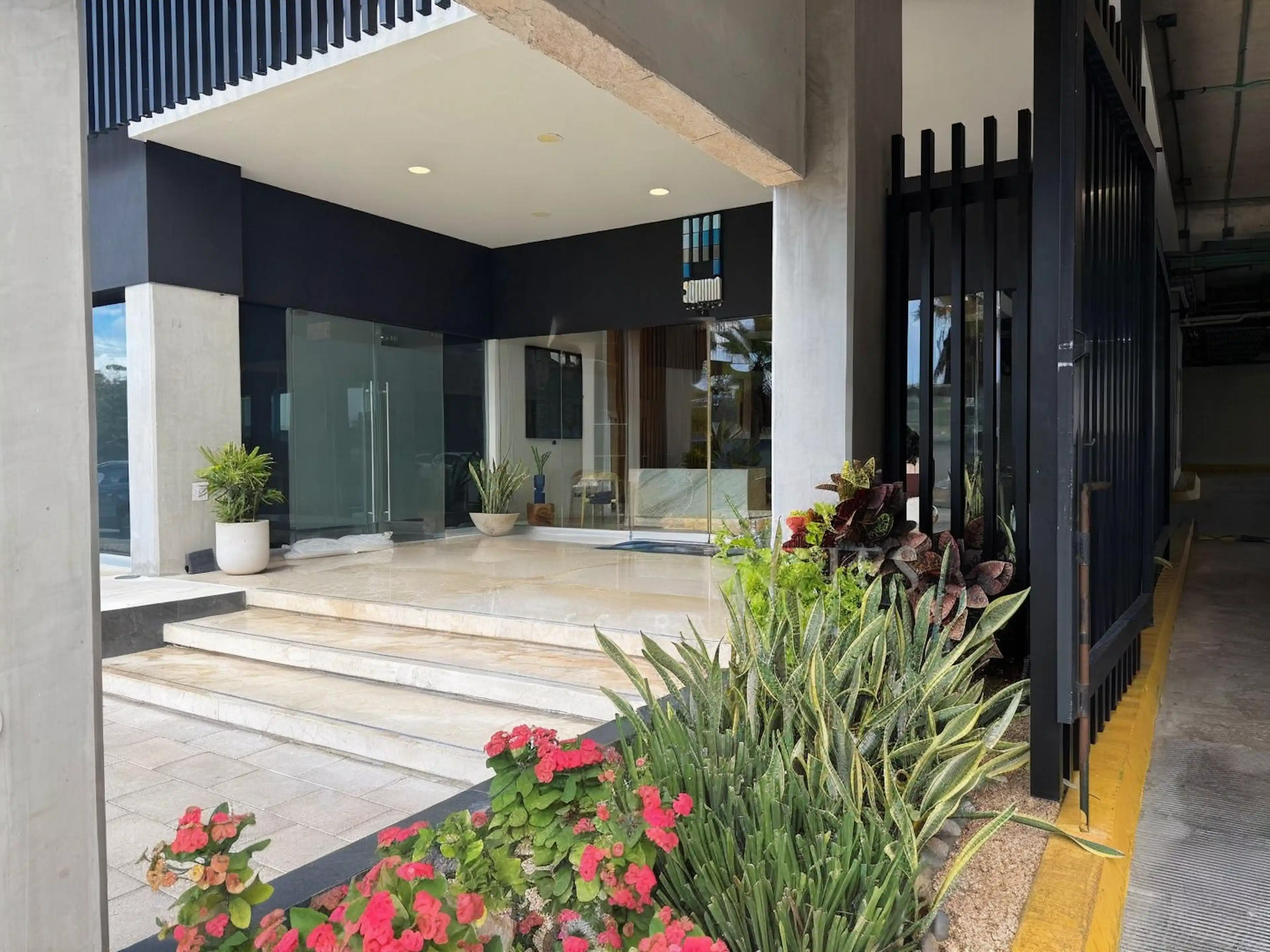 OFICINA EN VENTA, SUMMA CENTER, SMZ 310, MZ 111, CANCUN, QUINTANA ROO. S/N
