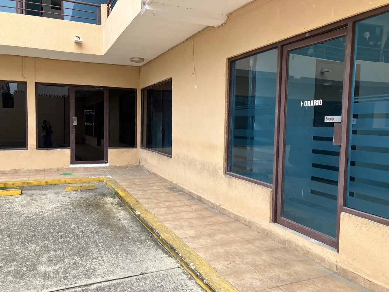 Local Comercial Spot2