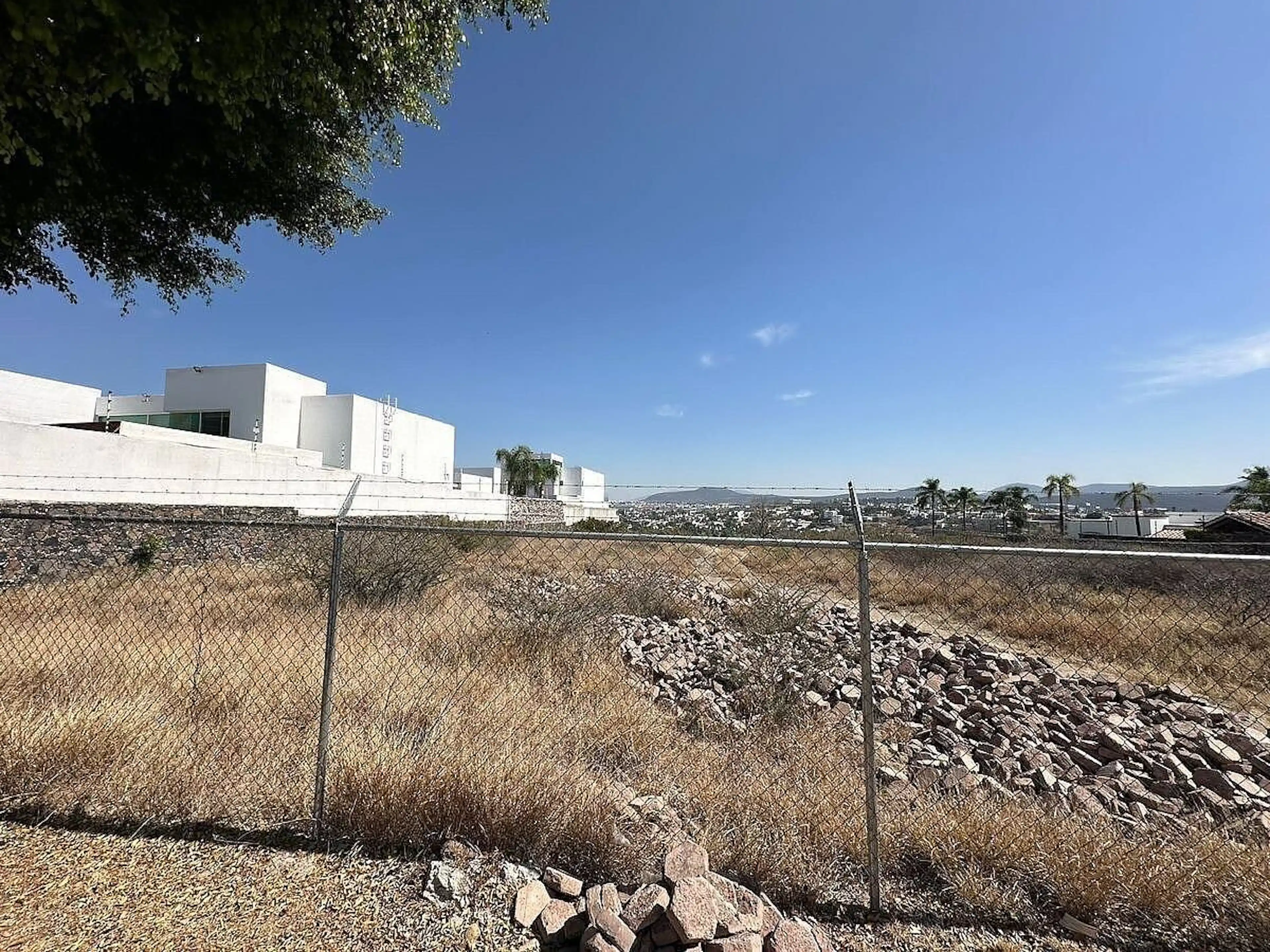 Terreno De Oportunidad En Venta Con Vista Al Lago En Balcones De Juriquilla !