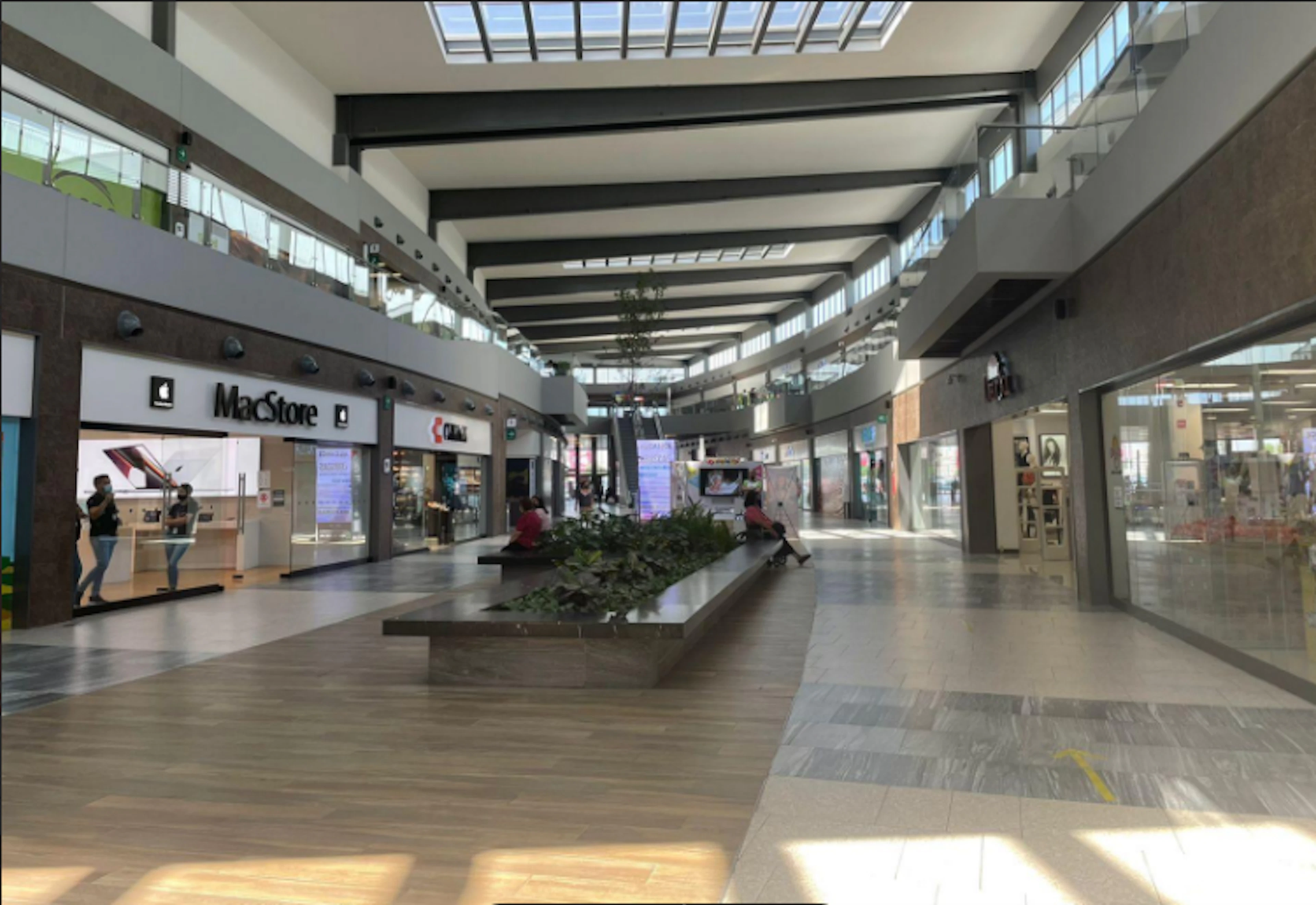 Local Comercial Spot2