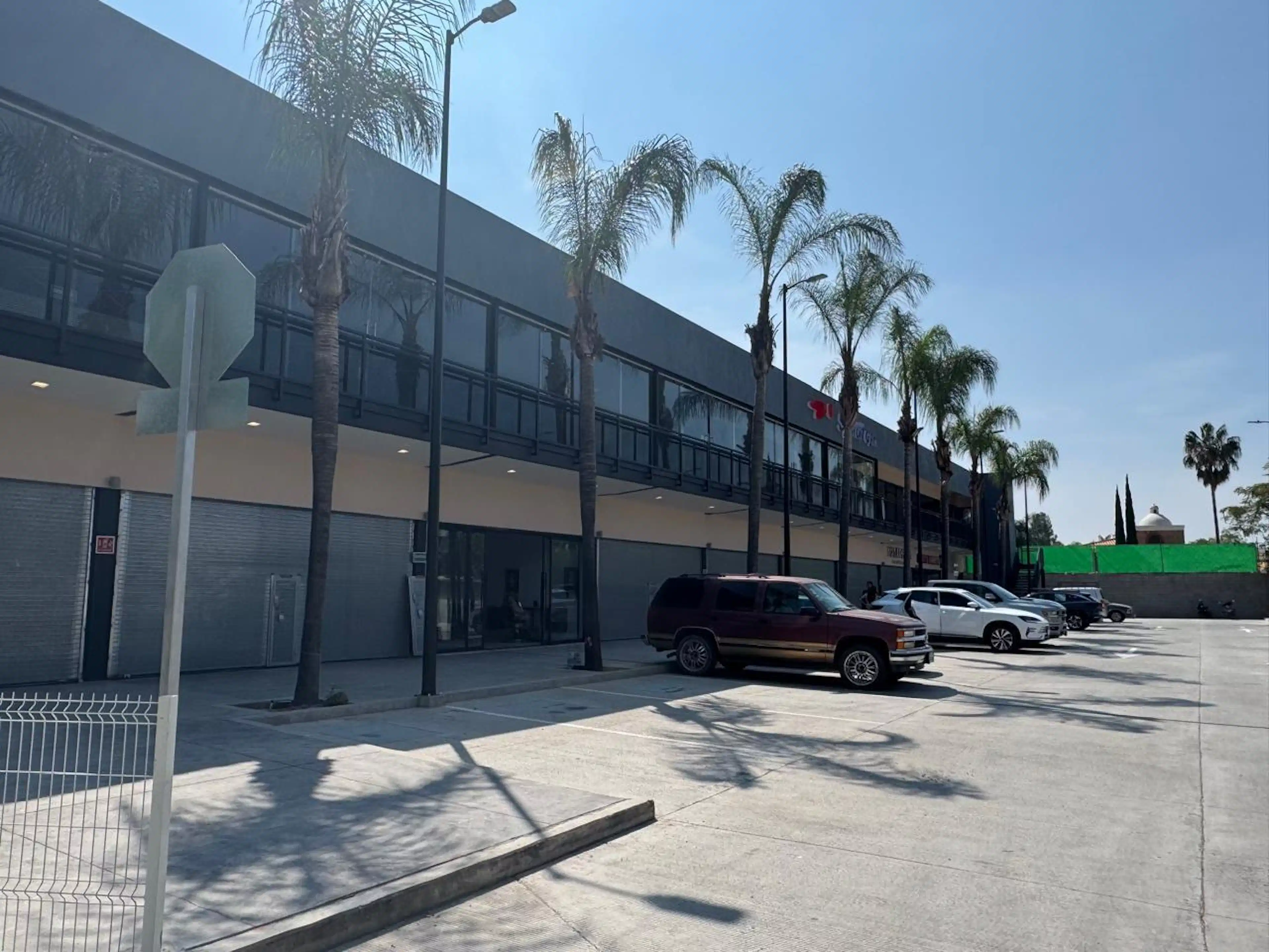 Blvd. Delta & Boulevard La Luz