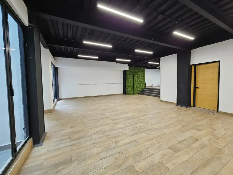 Local Comercial Spot2