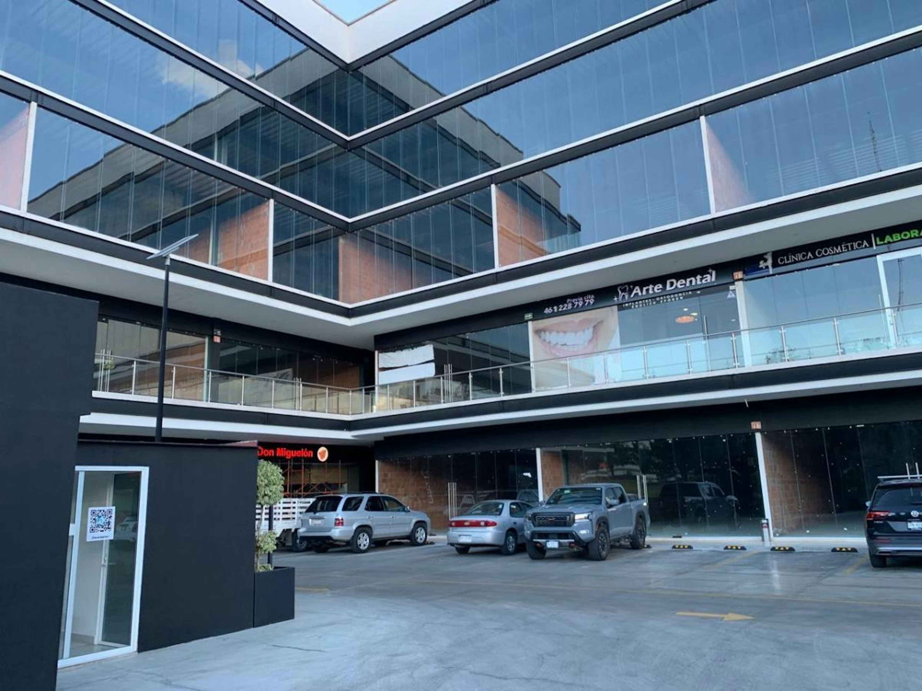 Avenida Del Campanario 109