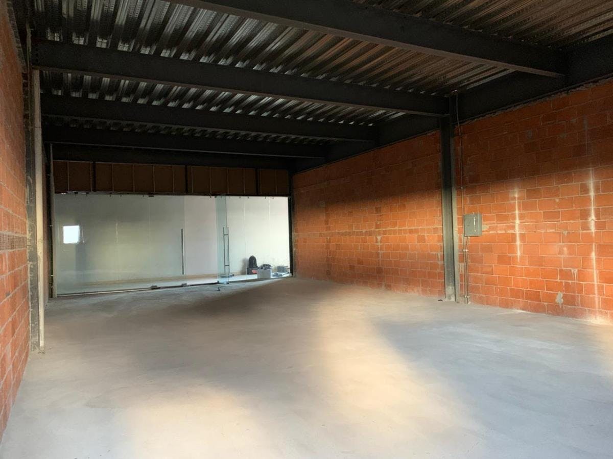 Local Comercial Spot2