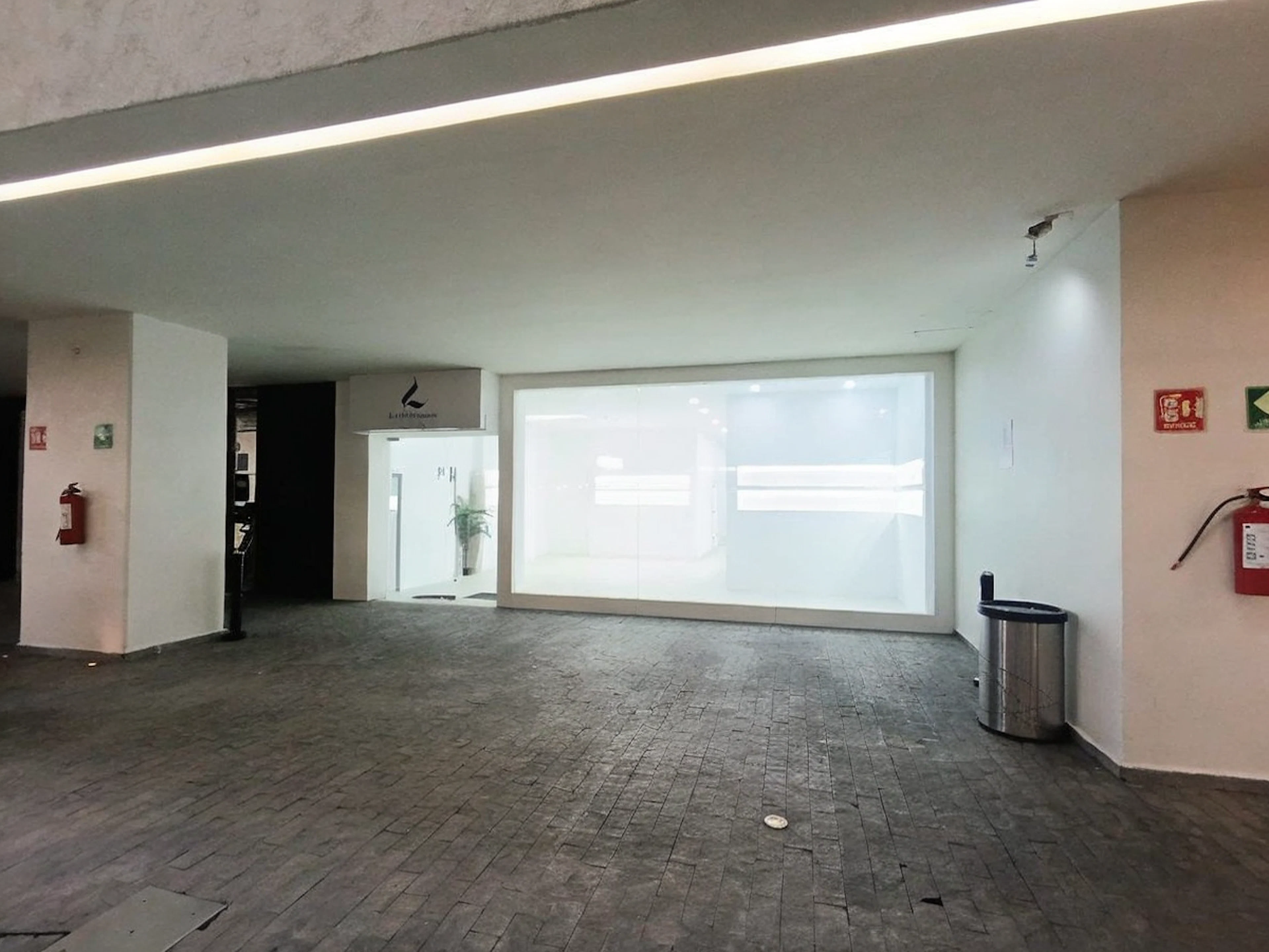 Local Comercial Spot2