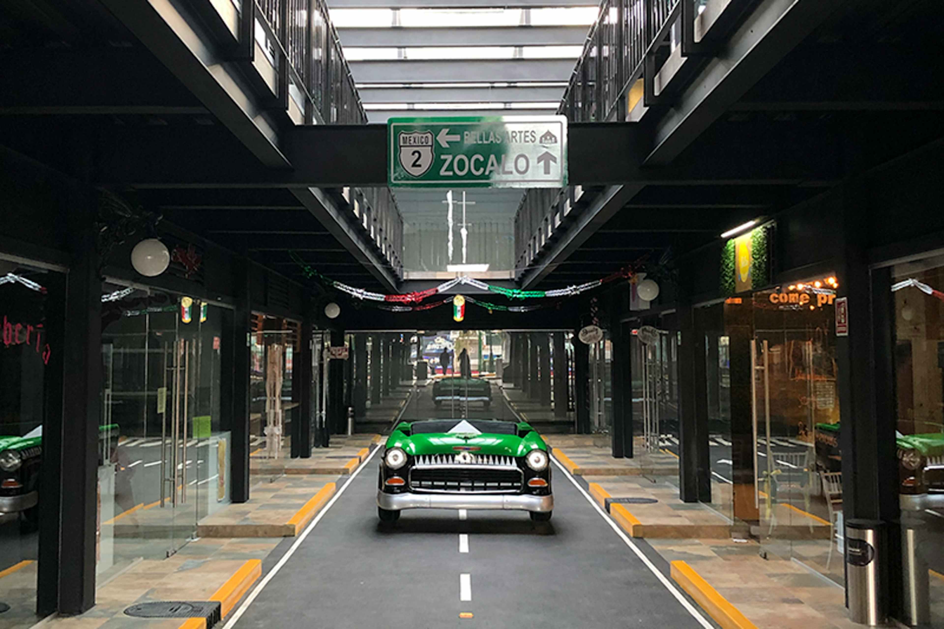 Av. Lago De Guadalupe 22