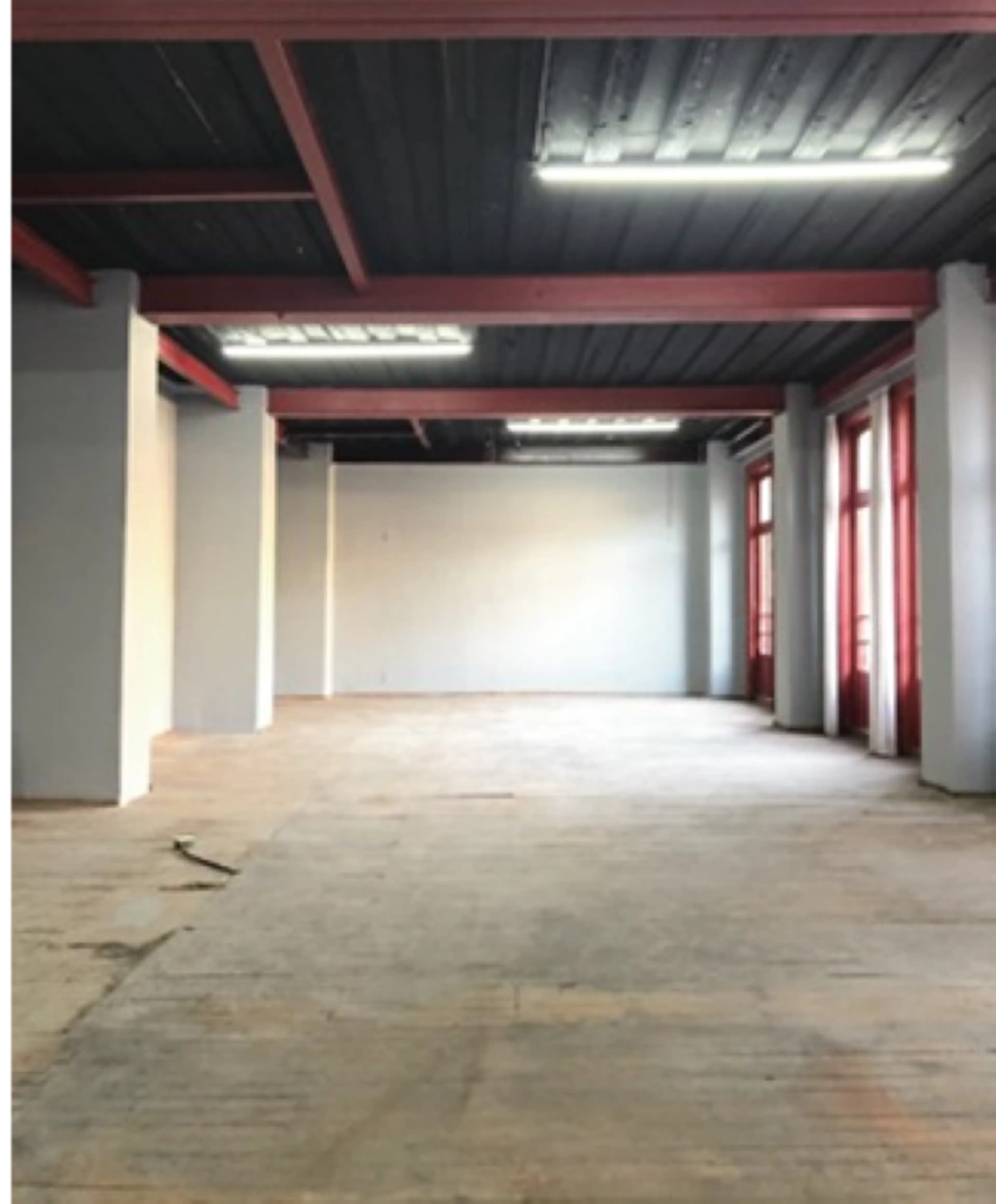 se renta edificio para uso COMERCIAL o OFICINAS