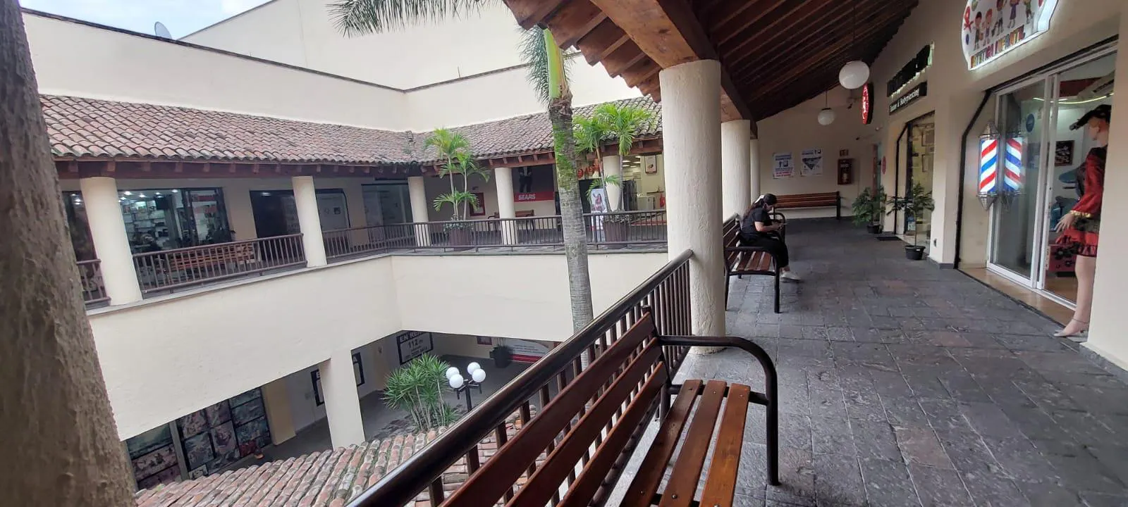 Local Comercial Spot2