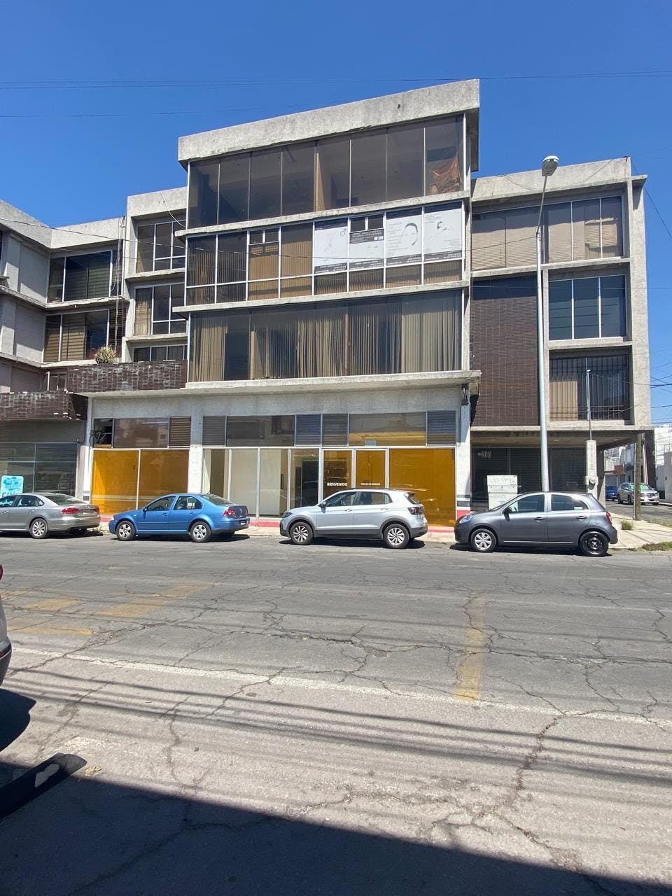 Local Comercial Spot2