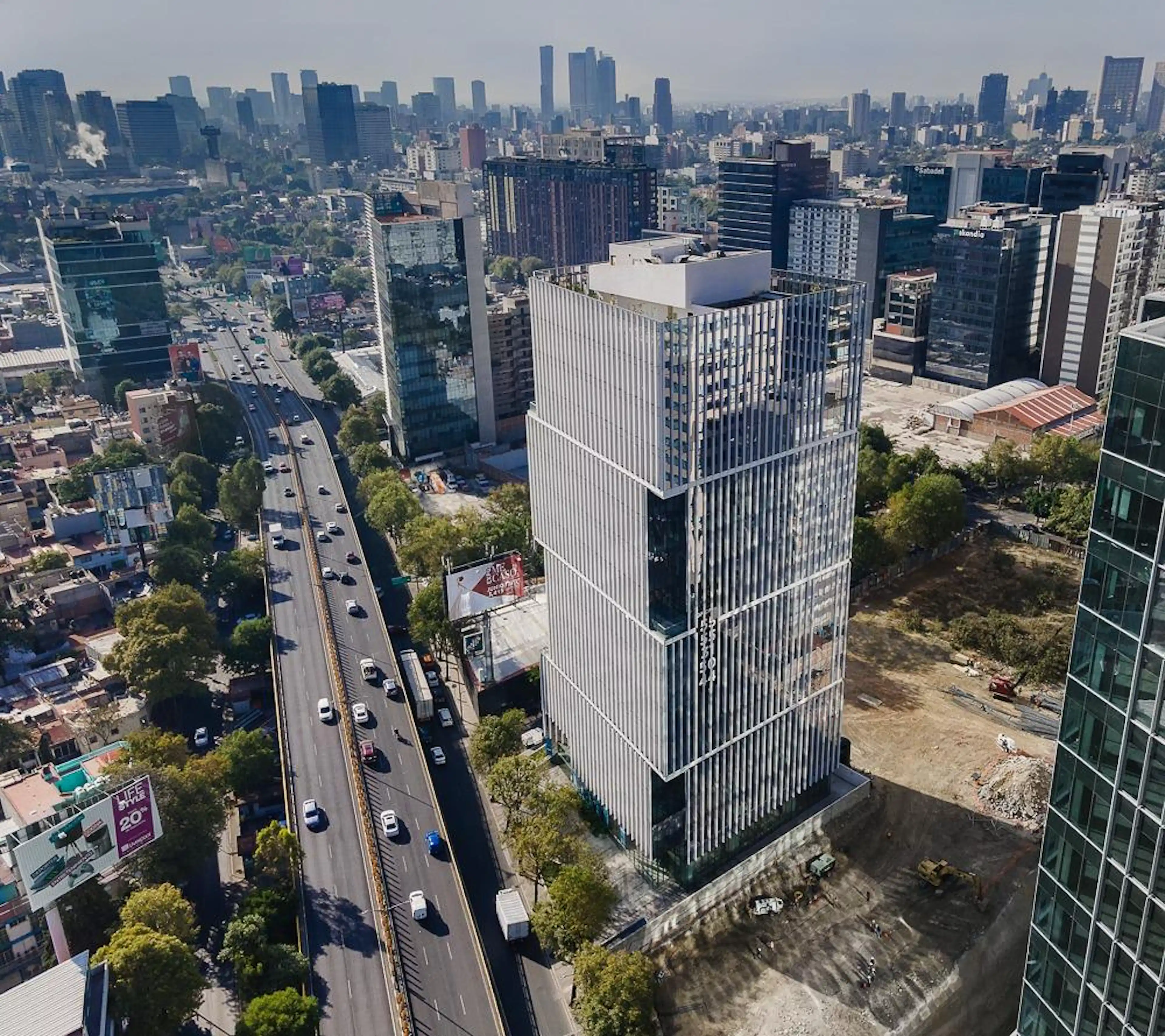 ESPECTACULAR OFICINA DE LUJO DE 108 m² EN CORPORATIVO RÍO SAN JOAQUÍN