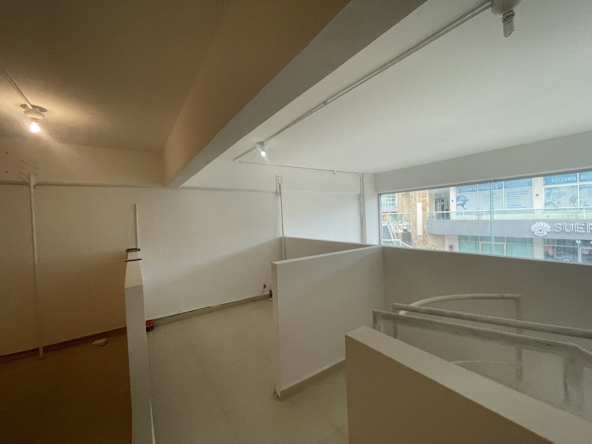 Local Comercial Spot2